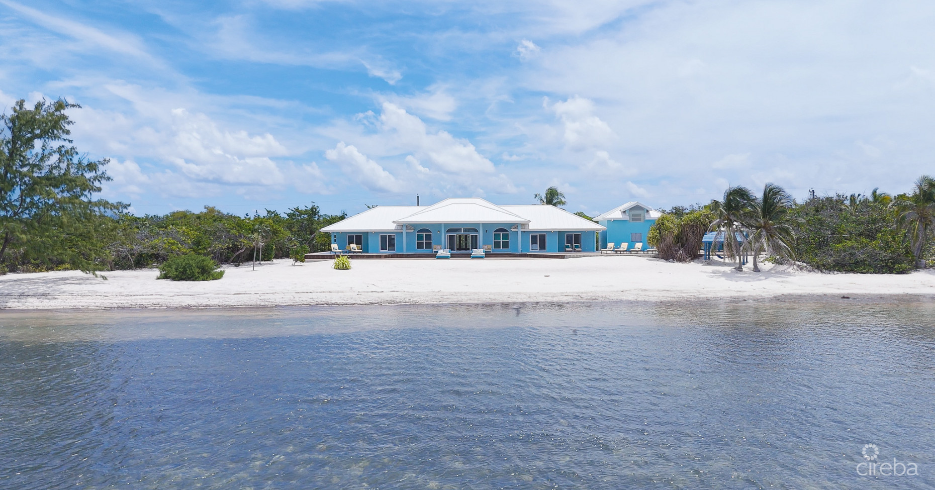 LITTLE CAYMAN BEACHFRONT HOME WITH POOL