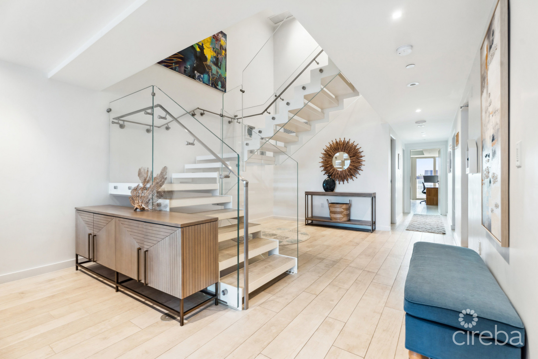 TIDES 4-BED BEACHFRONT CONDO WITH OVERSIZED TERRACE