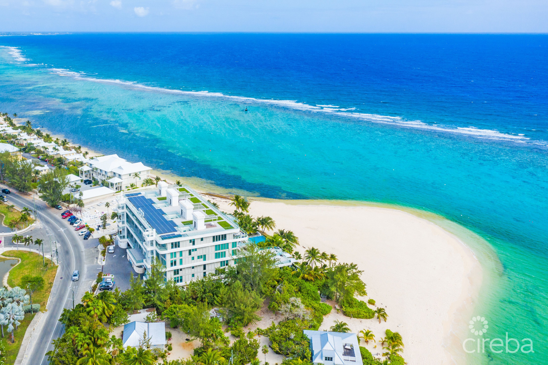 TIDES 4-BED BEACHFRONT CONDO WITH OVERSIZED TERRACE