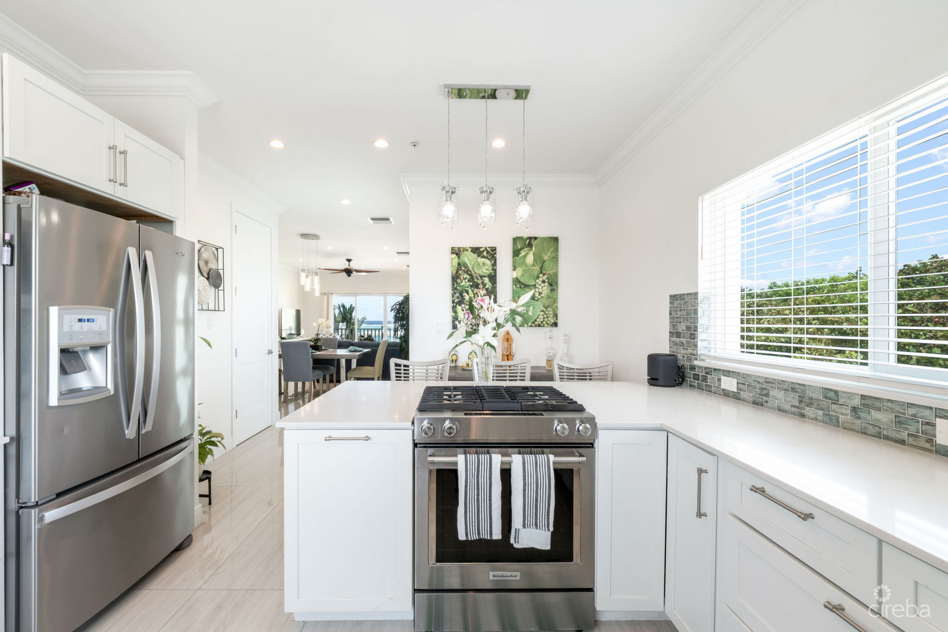 THE COTTAGES IN EAST END ~ BOUTIQUE HOTEL