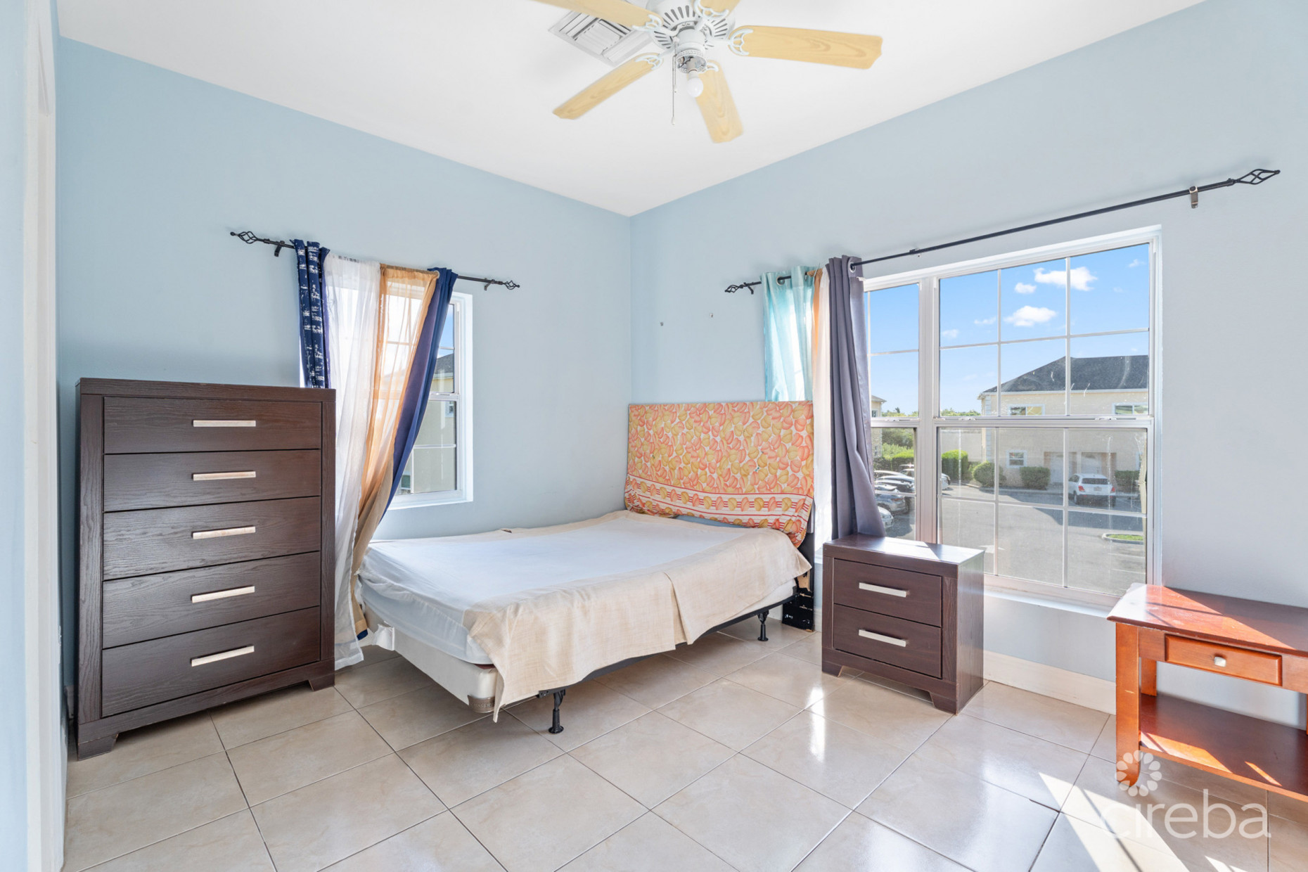 VERY MOTIVATED SELLER!  SCHOLARS RETREAT 3-BEDROOM END UNIT