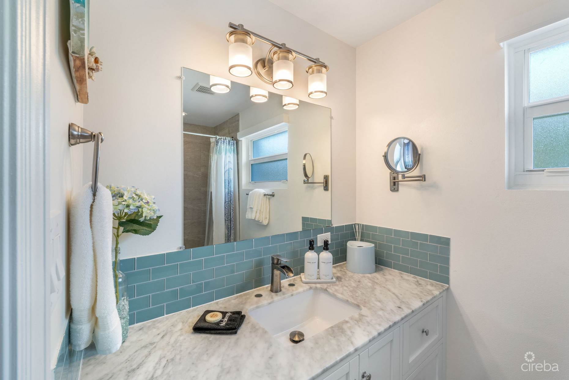 THE COTTAGES IN EAST END ~ BOUTIQUE HOTEL