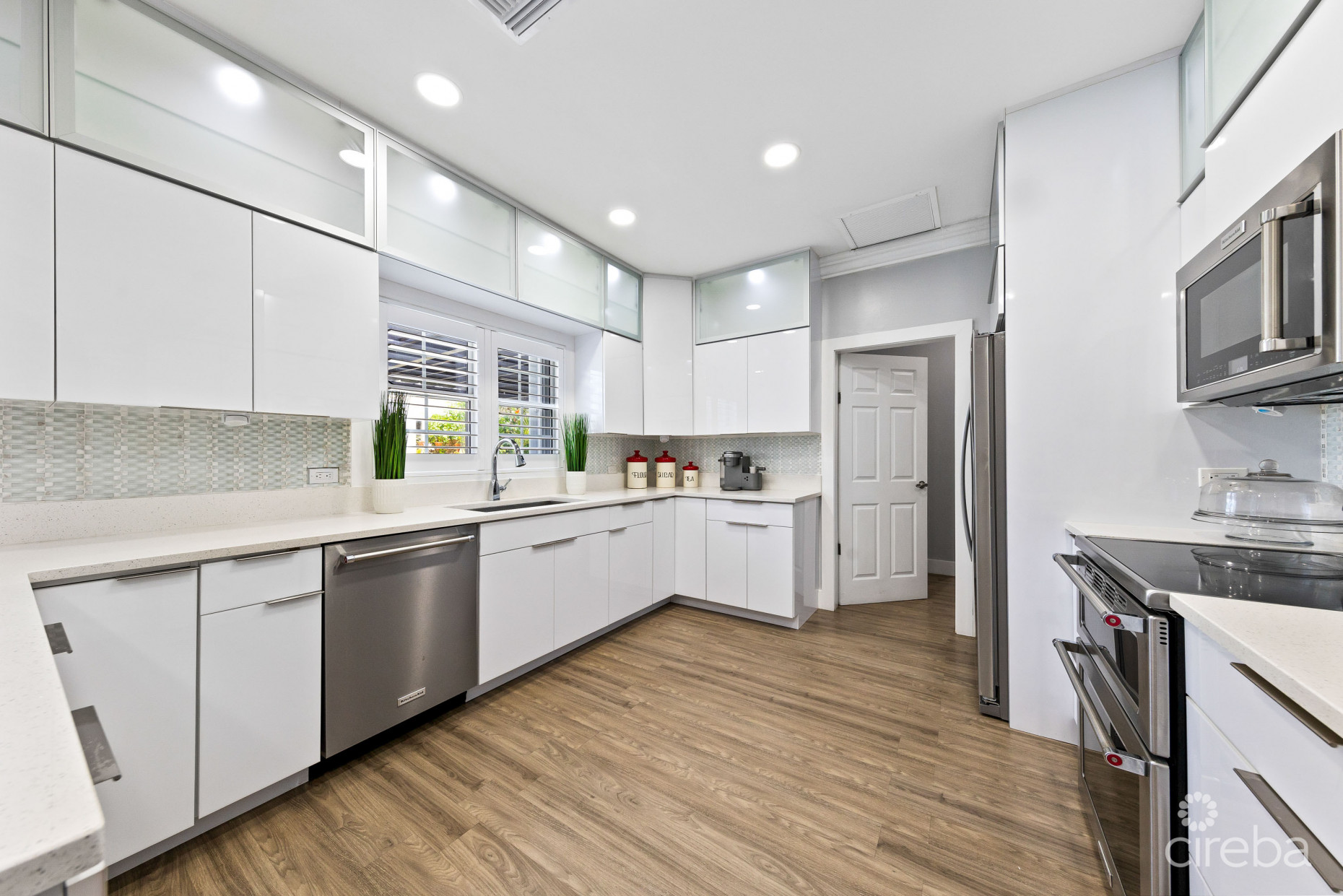 SINGLE FAMILY GEM IN NORTH SOUND ESTATES