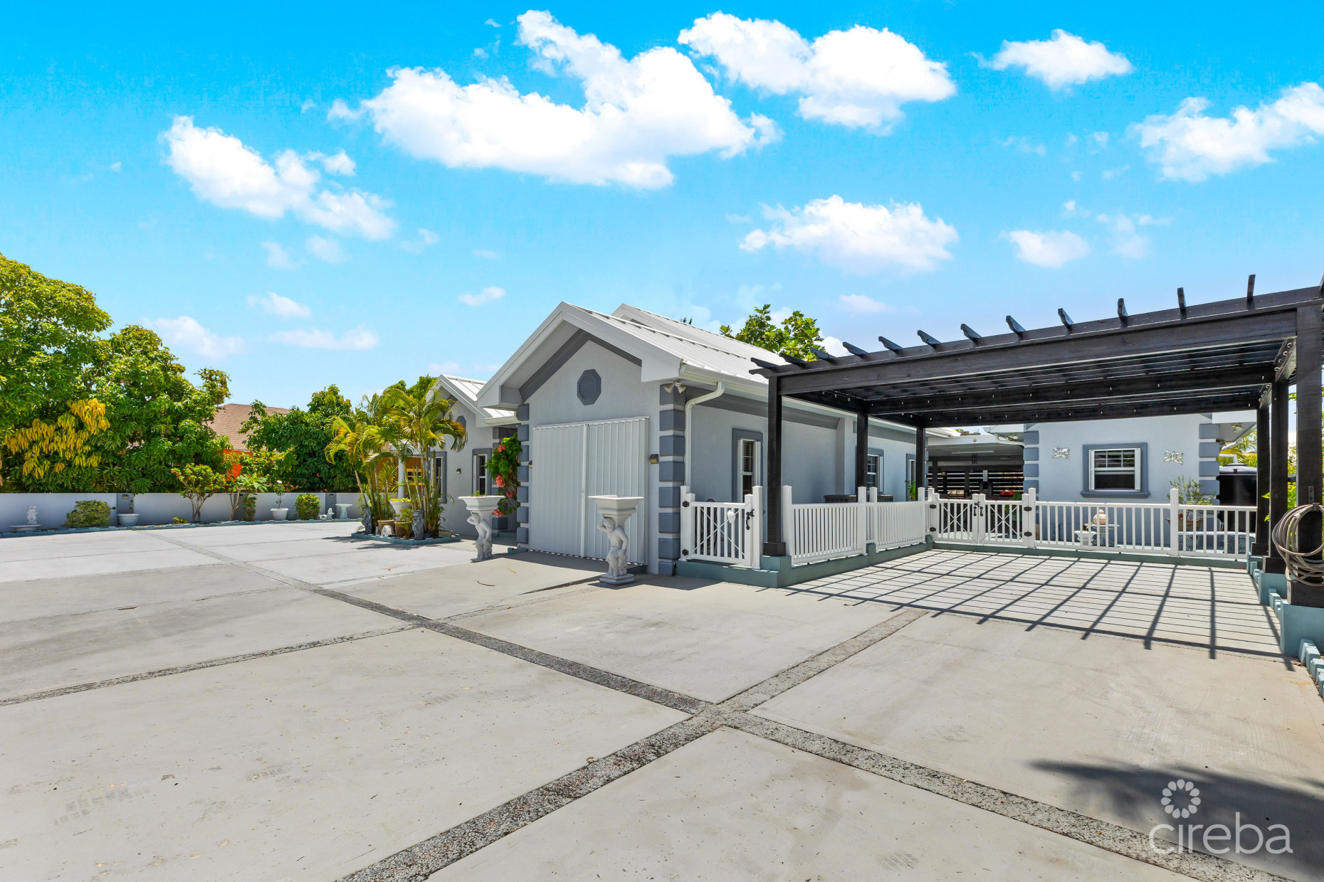 SINGLE FAMILY GEM IN NORTH SOUND ESTATES