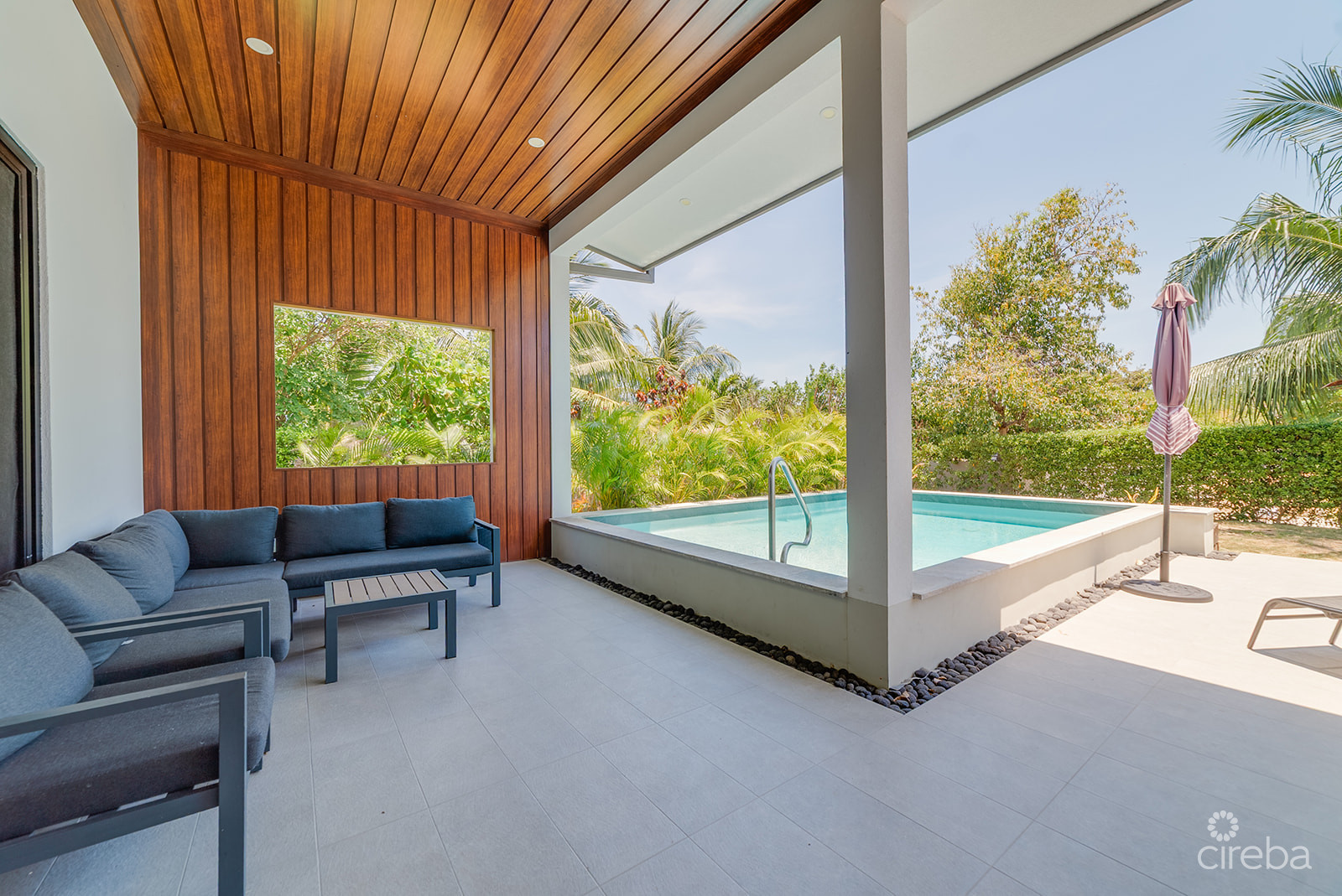 SOUTH SOUND NUSA VILLAS BEAUTIFUL HOME WITH POOL