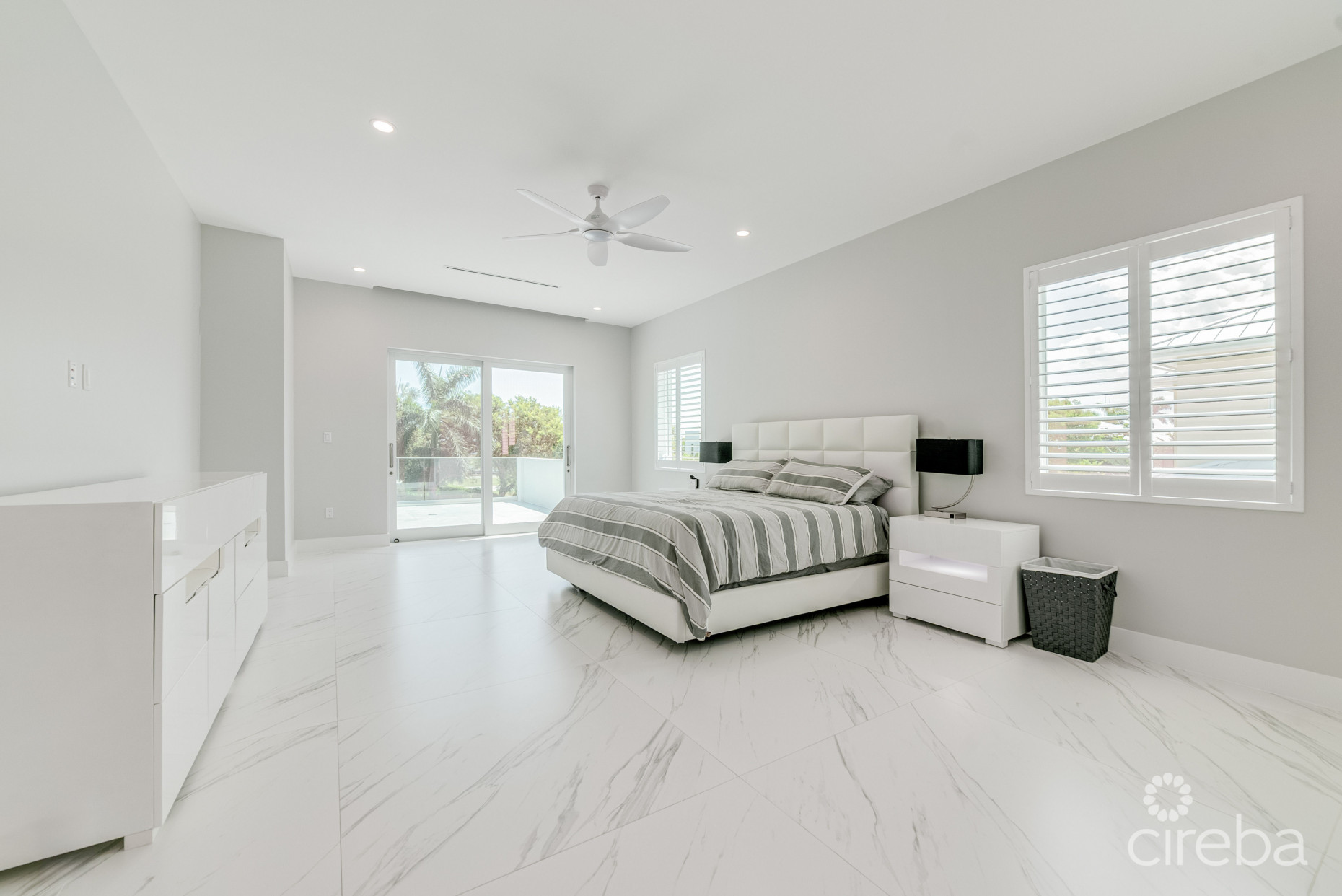 BRITANNIA ESTATES FAMILY HOME SEVEN MILE BEACH CORRIDOR