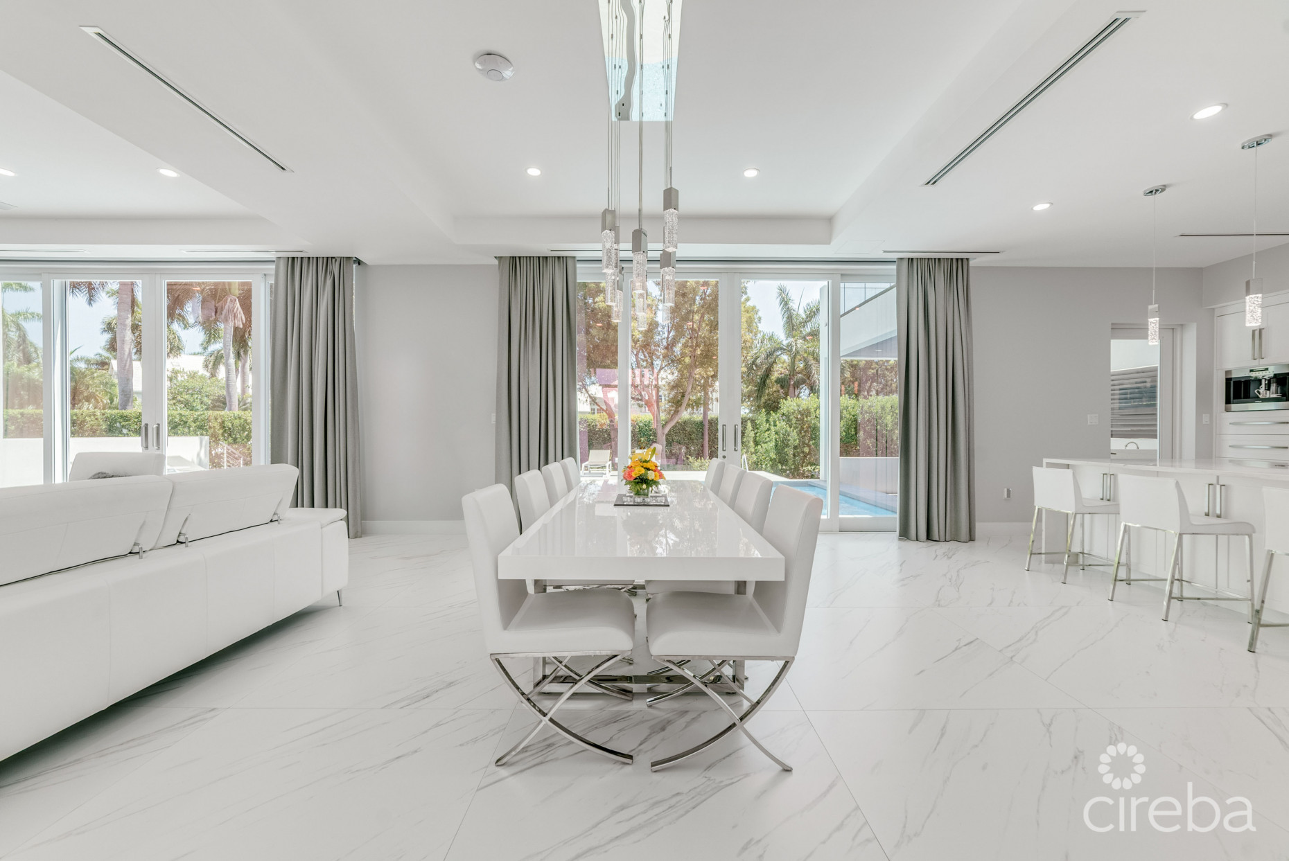 BRITANNIA ESTATES FAMILY HOME SEVEN MILE BEACH CORRIDOR