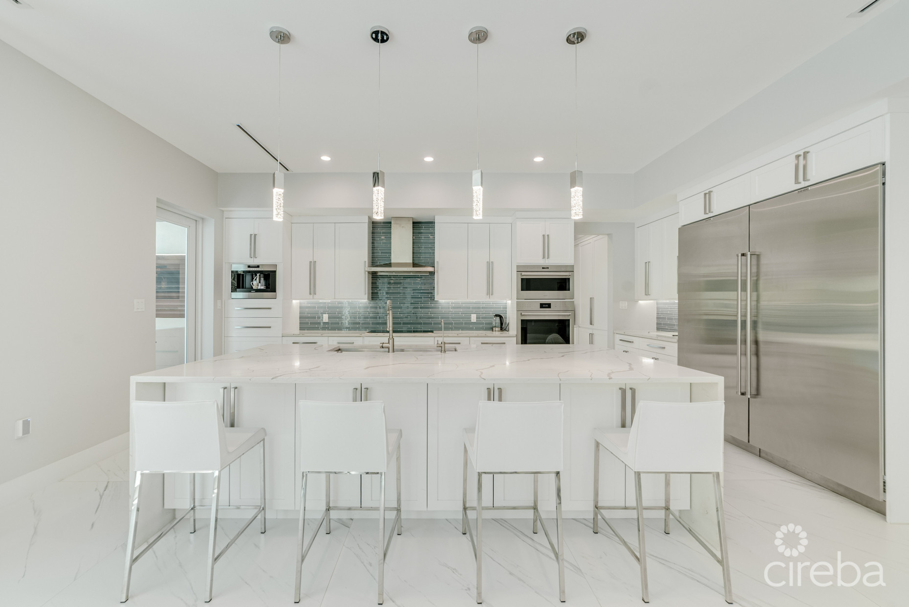 BRITANNIA ESTATES FAMILY HOME SEVEN MILE BEACH CORRIDOR