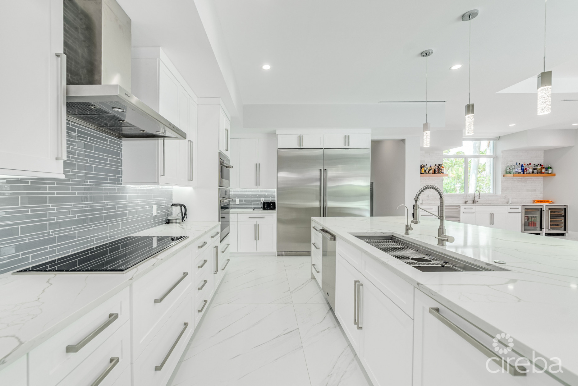 BRITANNIA ESTATES FAMILY HOME SEVEN MILE BEACH CORRIDOR