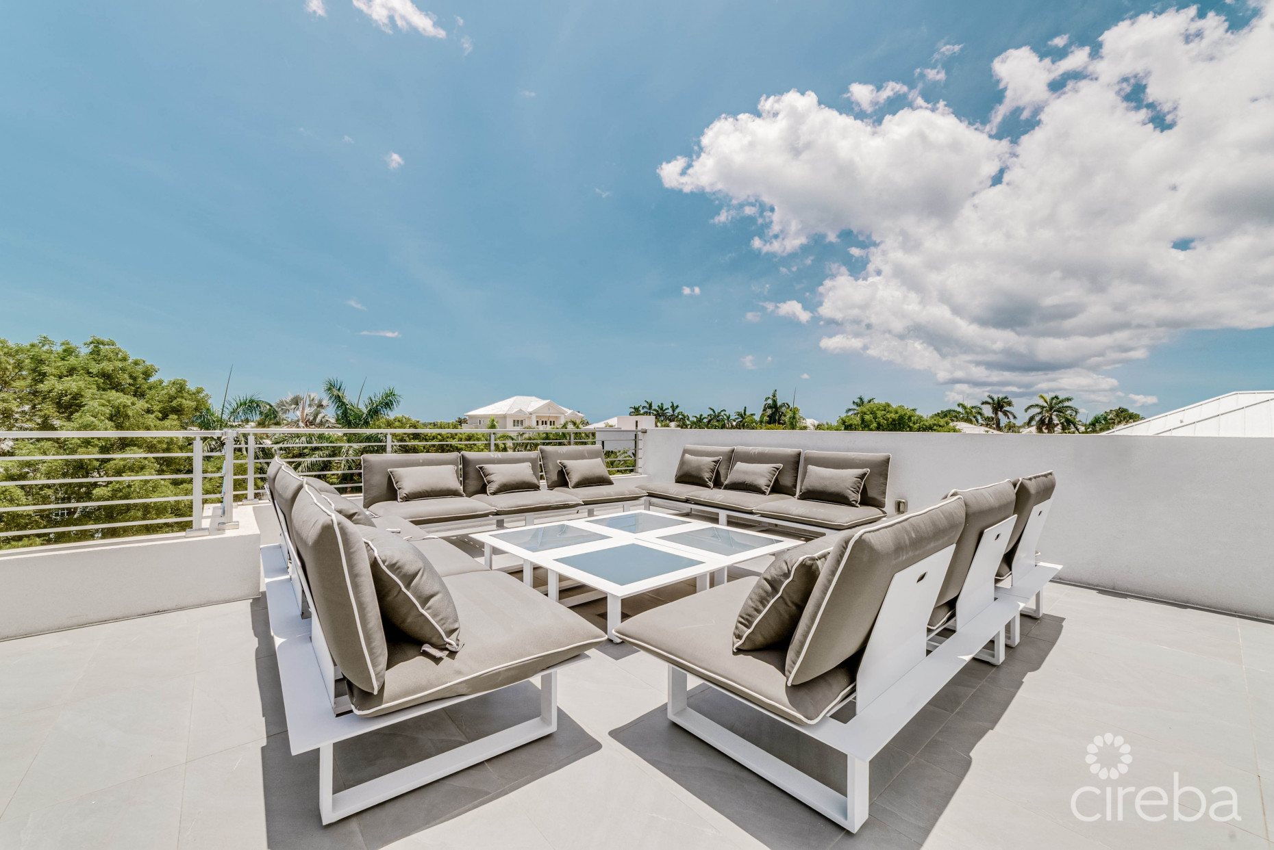 BRITANNIA ESTATES FAMILY HOME SEVEN MILE BEACH CORRIDOR