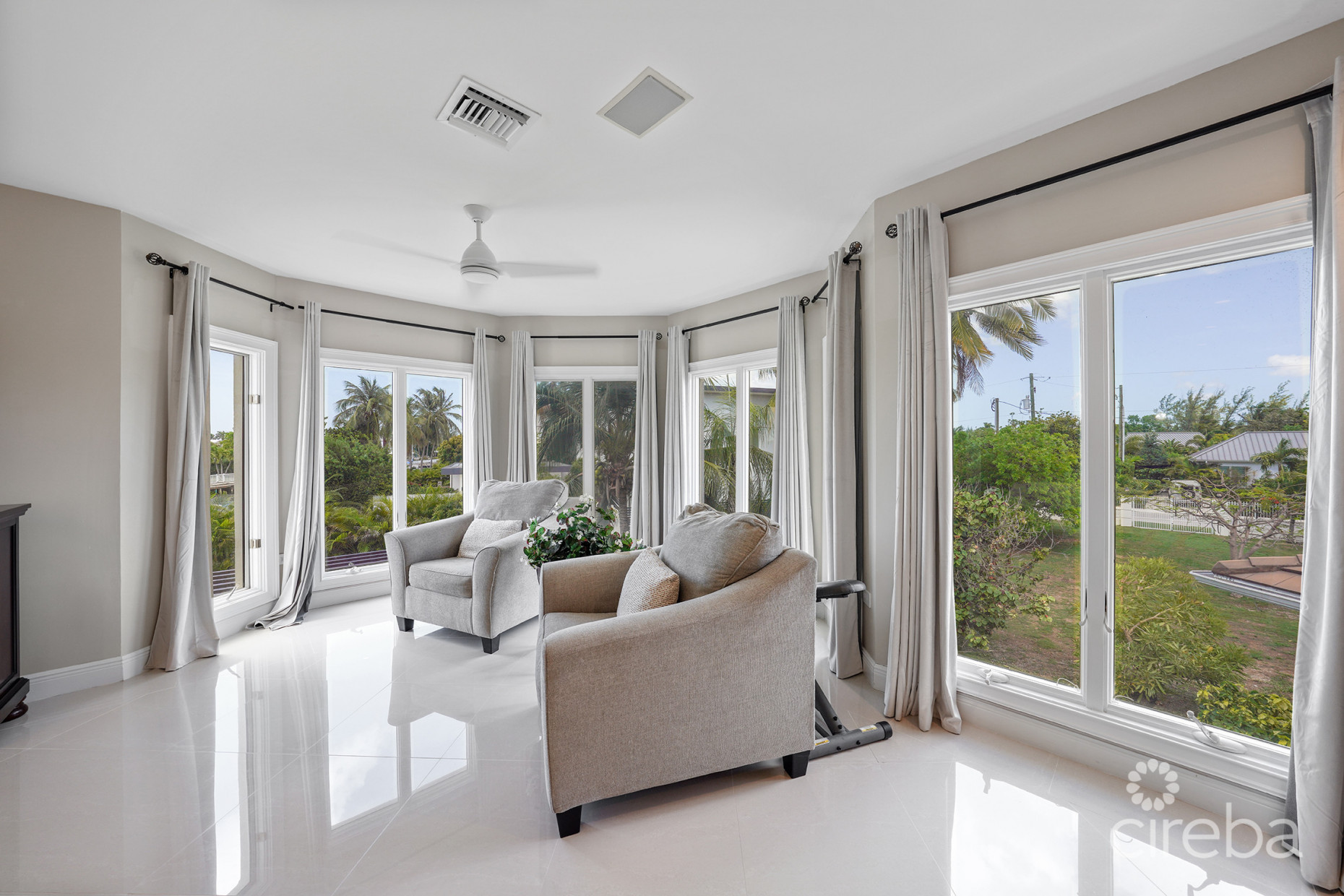 GOVERNORS HARBOUR ESTATE HOME