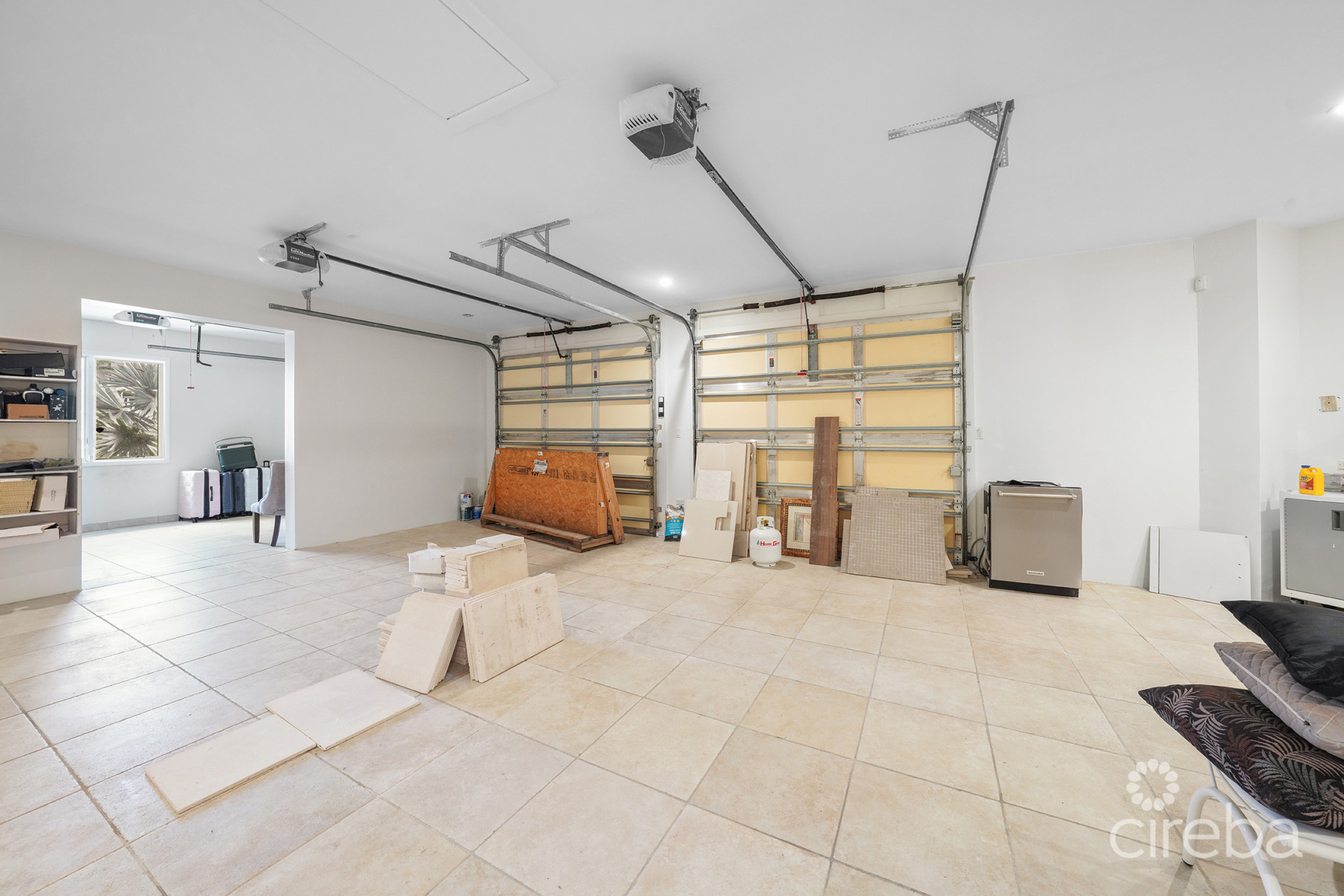 GOVERNORS HARBOUR ESTATE HOME