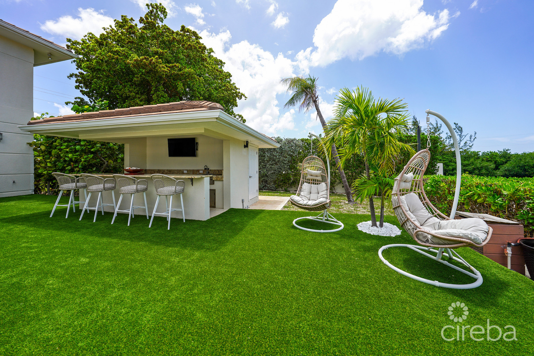 GOVERNORS HARBOUR ESTATE HOME