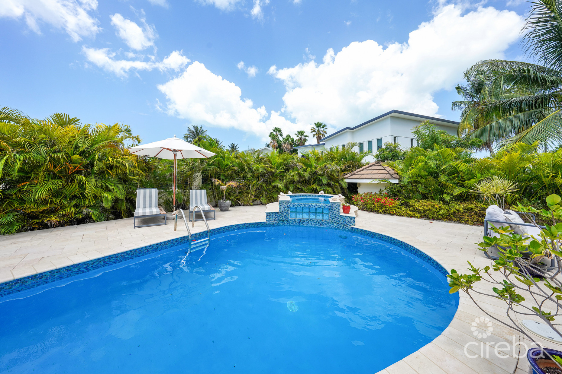 GOVERNORS HARBOUR ESTATE HOME