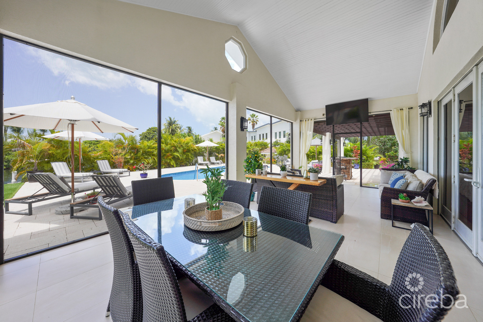 GOVERNORS HARBOUR ESTATE HOME