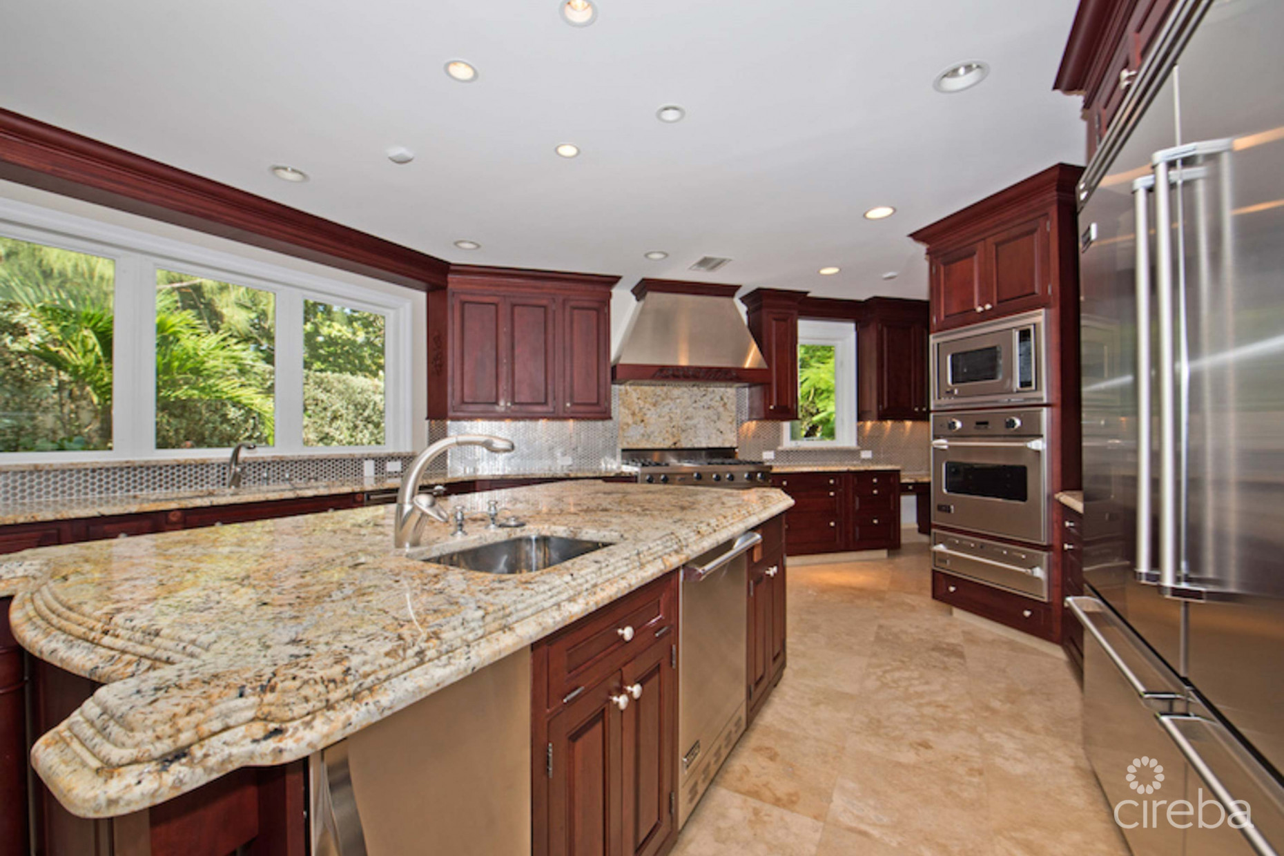 COCONUT WALK -  SEVEN MILE BEACH ESTATE