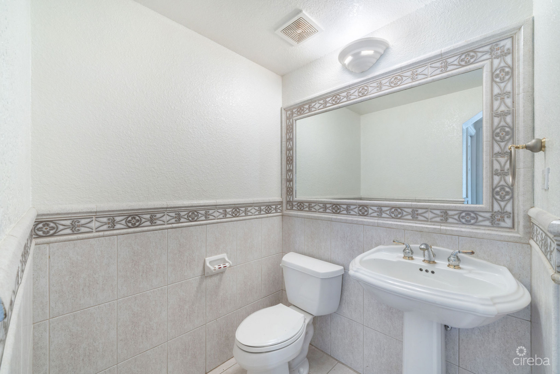 75 MIDSUMMER DRIVE SINGLE FAMILY HOME