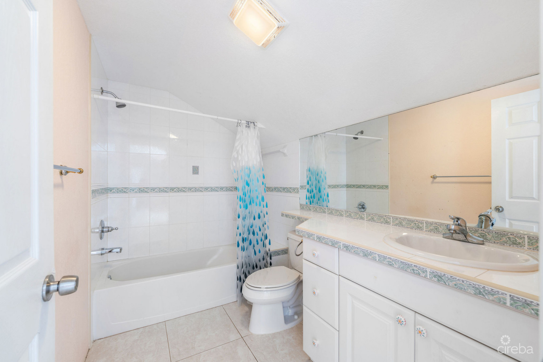 75 MIDSUMMER DRIVE SINGLE FAMILY HOME