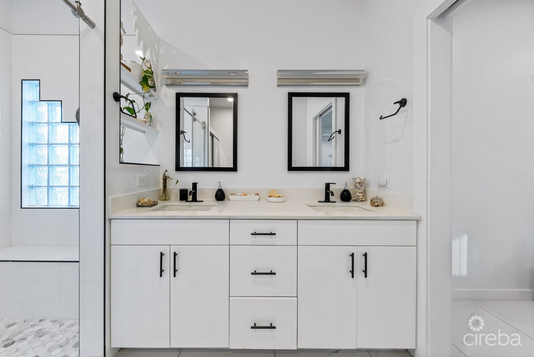 FULLY REMODELED 3BR FAMILY HOME IN NORTH SOUND ESTATES