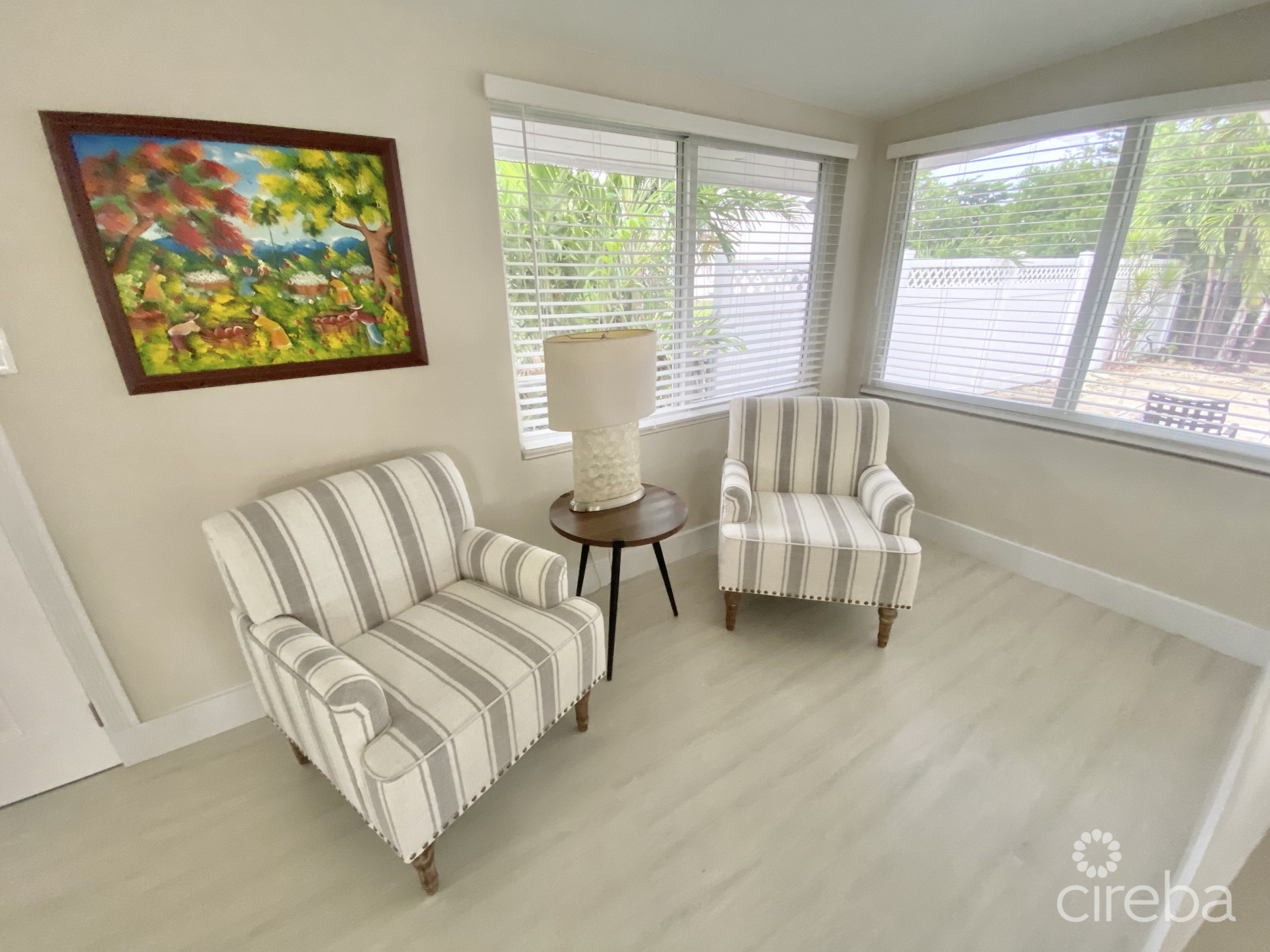 STUNNINGLY RENOVATED 3 BED +DEN HOME IN GEORGE TOWN