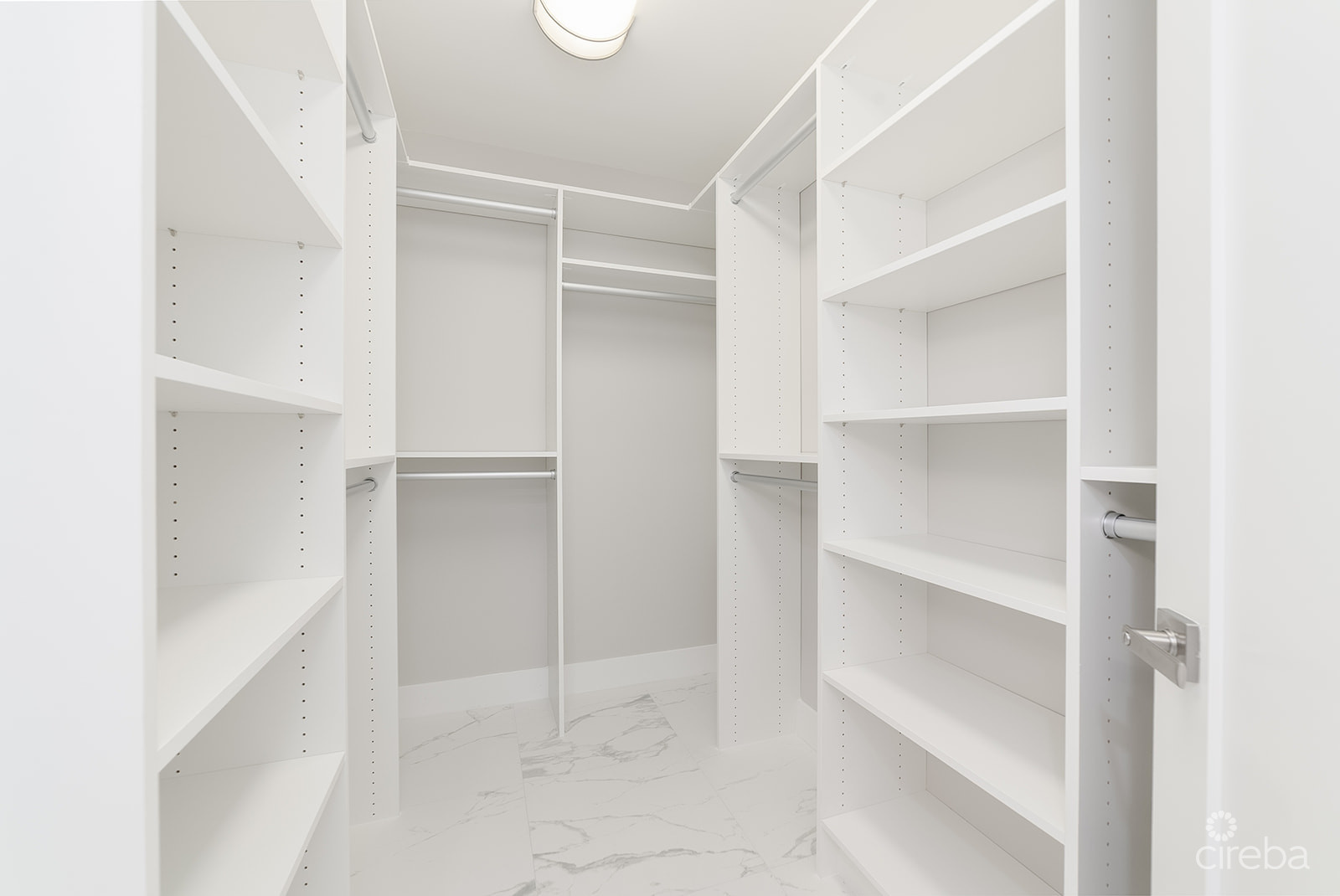 BRITANNIA LIONS COURT #324 - ELEGANT 3-BEDROOM CORNER UNIT | 2,100 SQFT | GOLF COURSE VIEWS