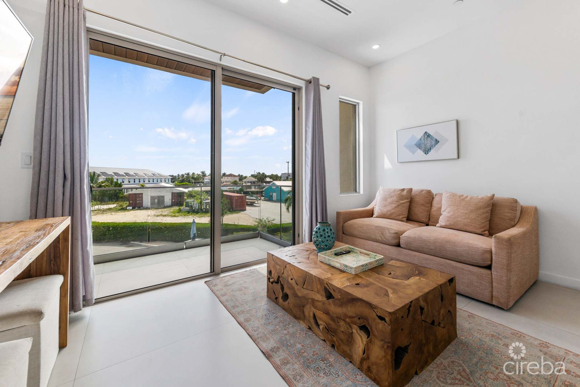 HARBOUR WALK TURNKEY BOUTIQUE CONDO