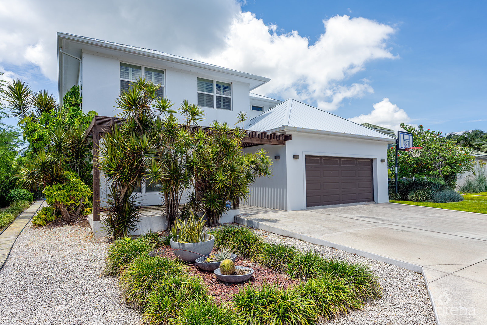 BIMINI DR - EXECUTIVE CANAL FRONT HOME IN GRAND HARBOUR