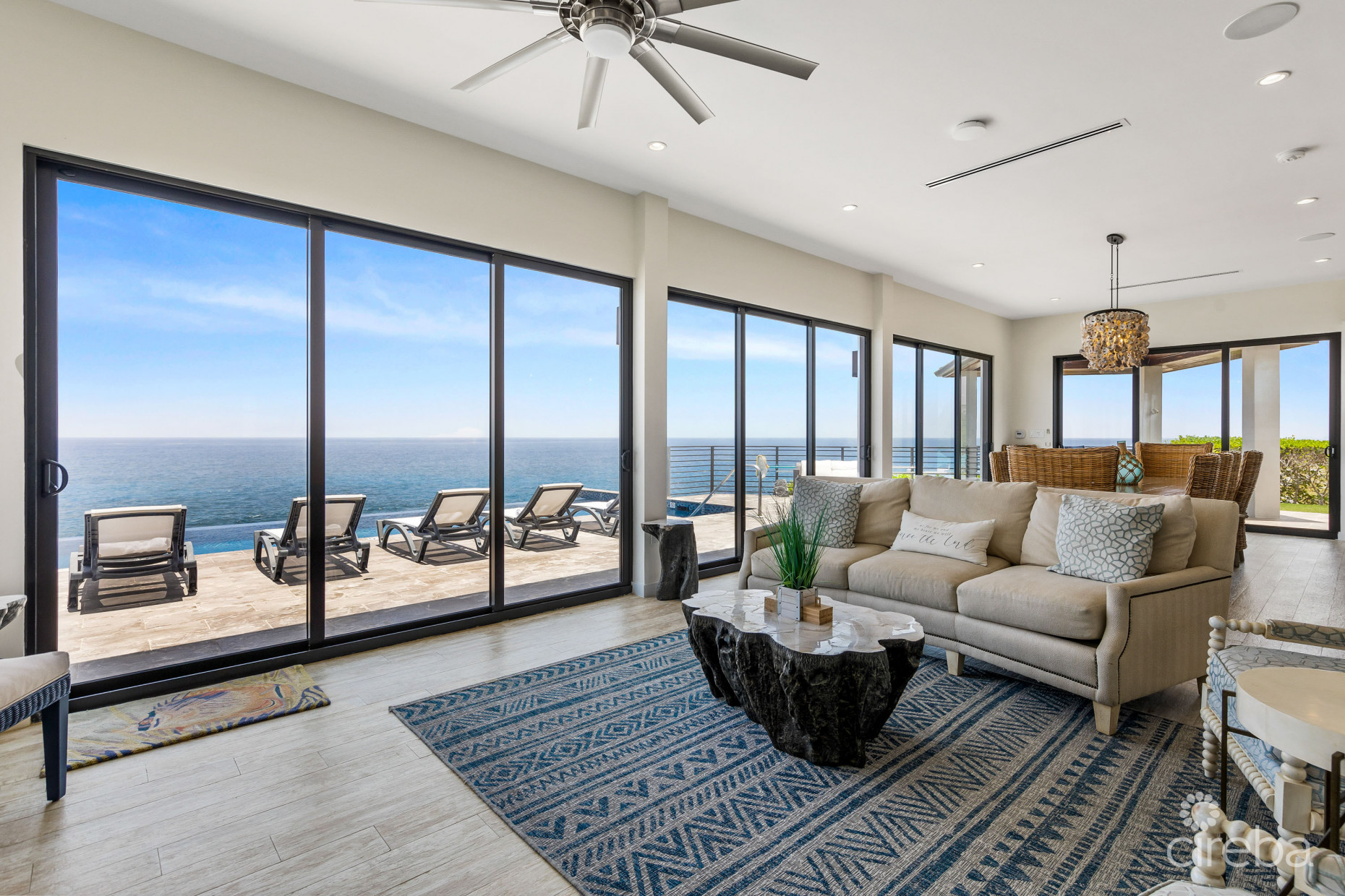 BELLA VISTA-LUXURY PANORAMIC OCEANFRONT 5 BEDROOM ESTATE