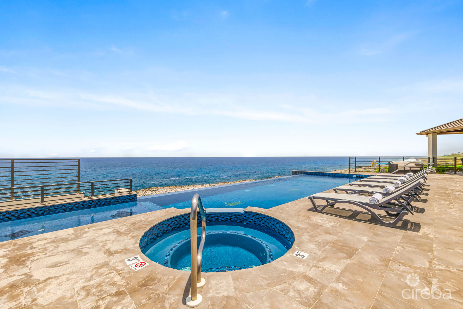 BELLA VISTA-LUXURY PANORAMIC OCEANFRONT 5 BEDROOM ESTATE