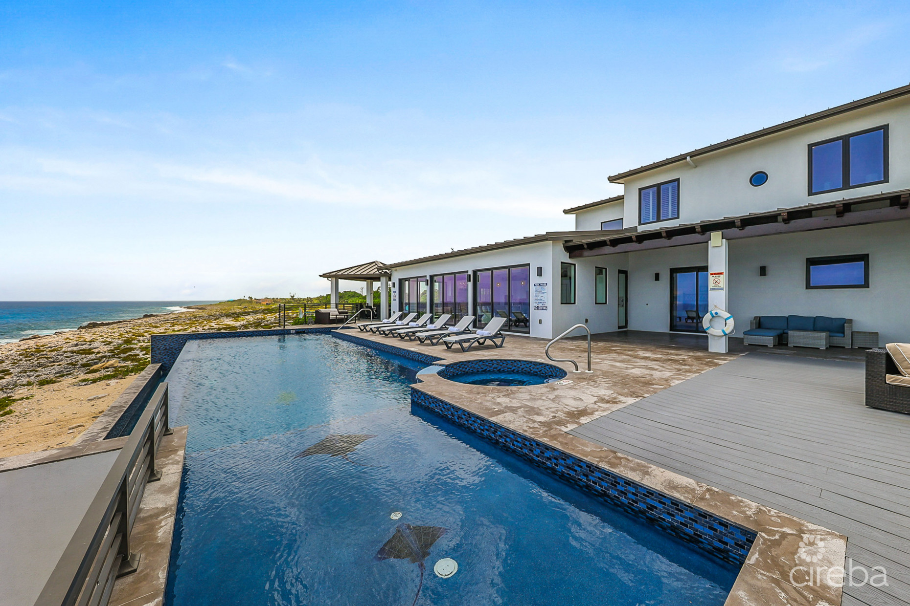 BELLA VISTA-LUXURY PANORAMIC OCEANFRONT 5 BEDROOM ESTATE