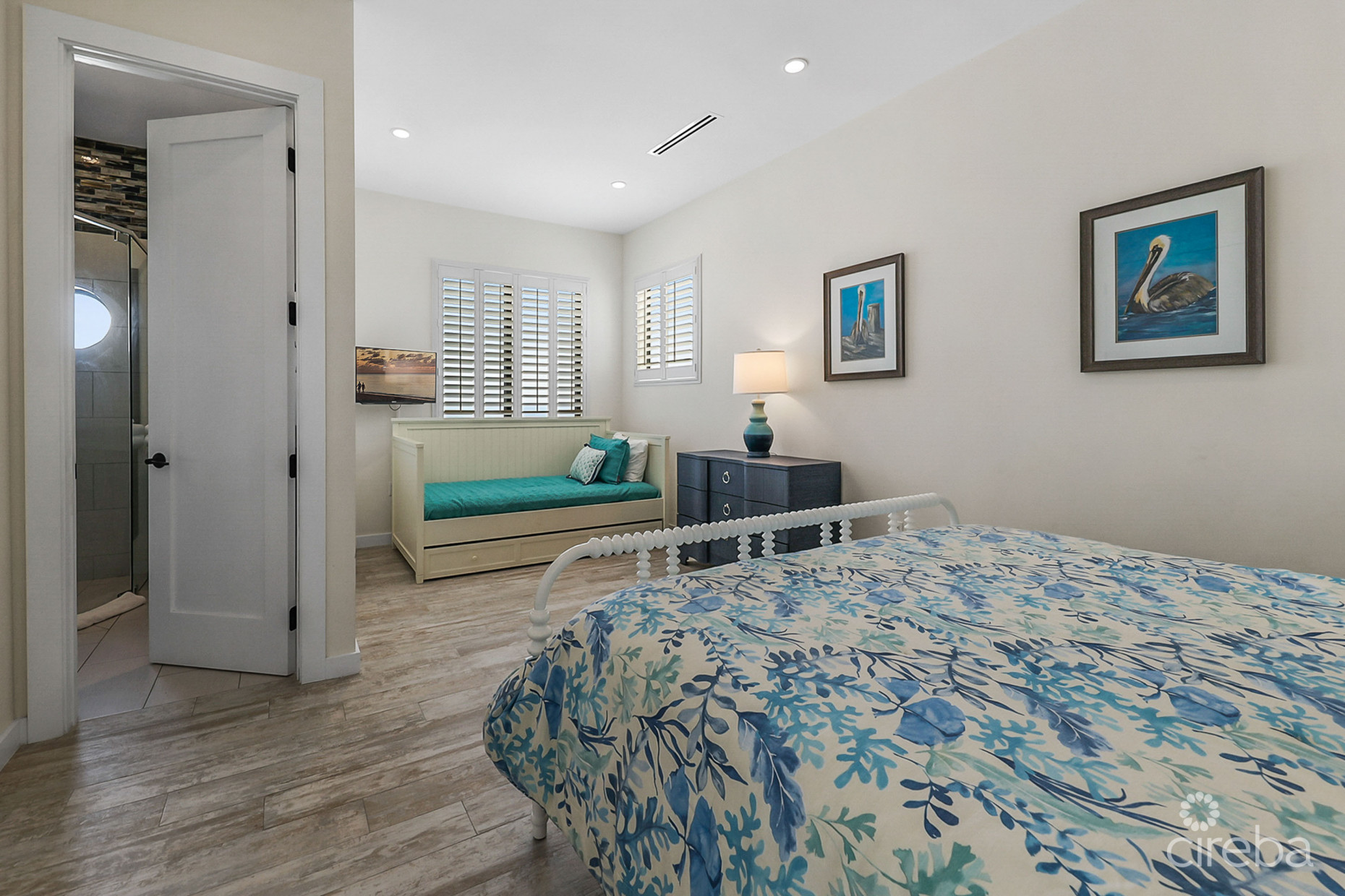 BELLA VISTA-LUXURY PANORAMIC OCEANFRONT 5 BEDROOM ESTATE