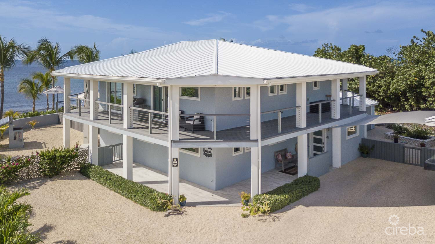 A WAVE FROM IT ALL - FULLY RENO'D 4 BED OCEANFRONT