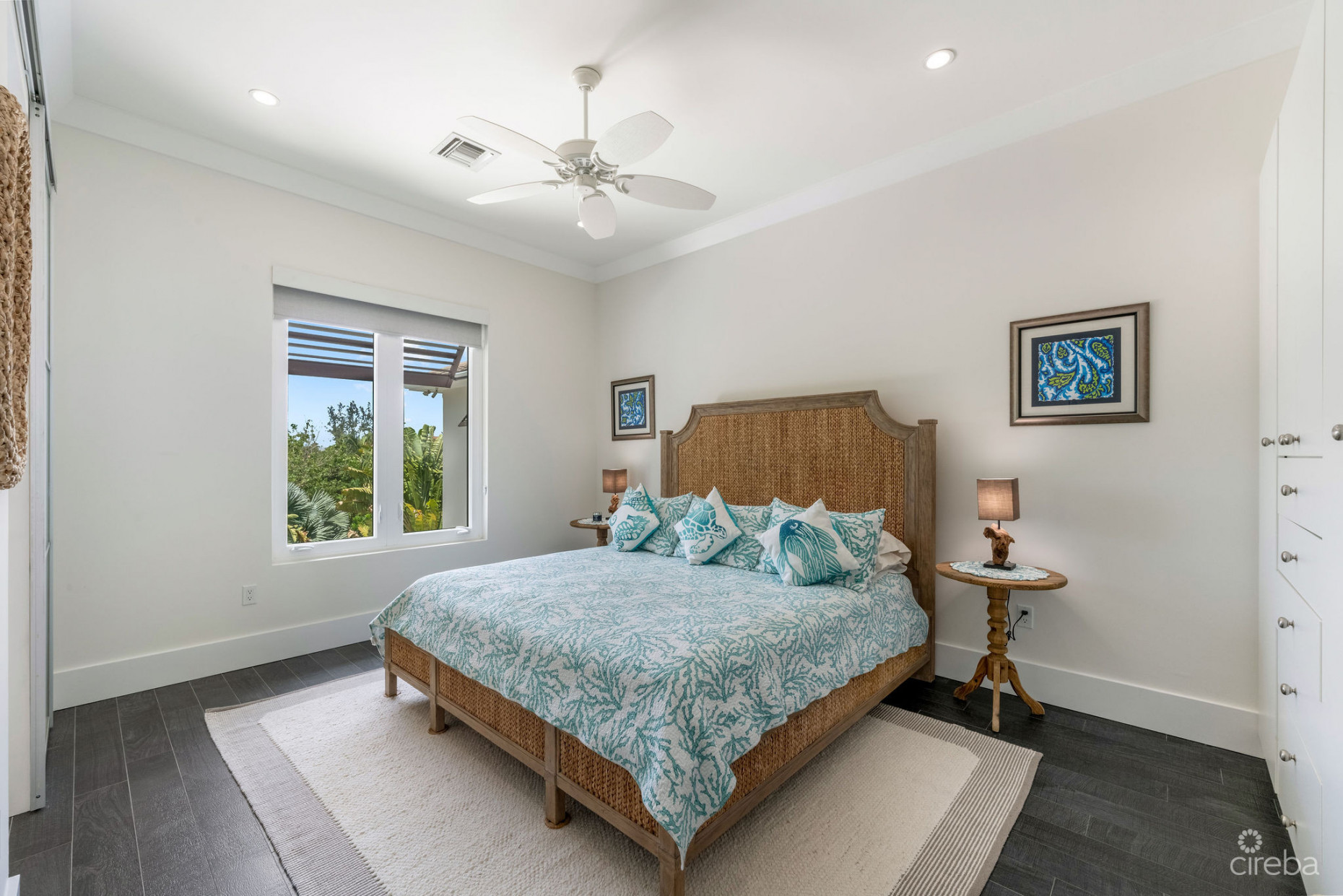 CHIARO DI LUNA, A LUXURY OCEAN FRONT ESTATE IN VISTA DEL MAR