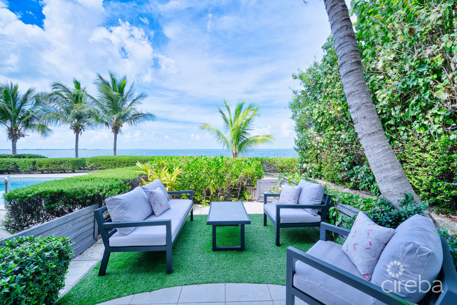 OCEANFRONT CORNER UNIT- HARBOUR POINT VILLA #5