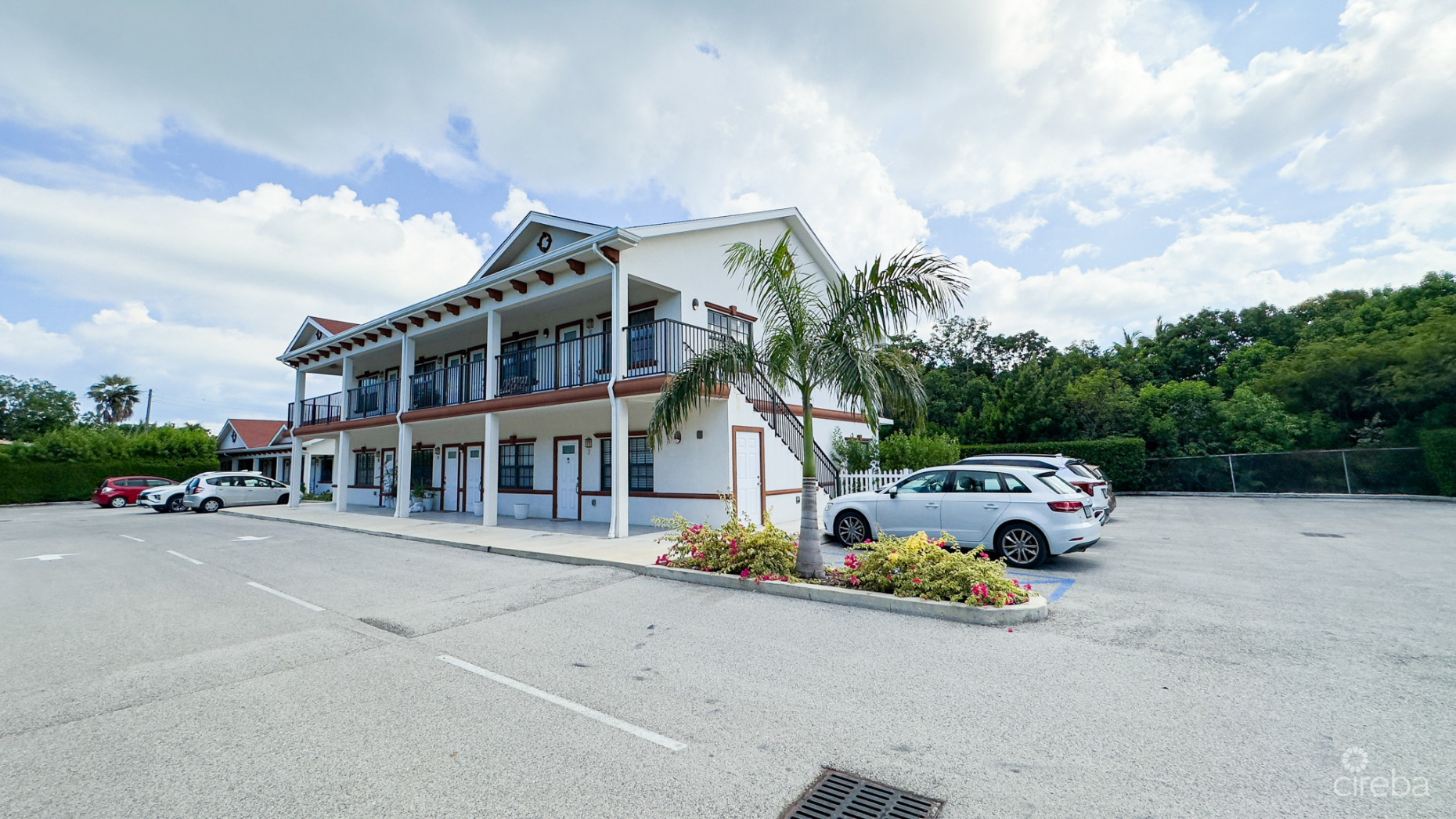 1BED CONDO WEST BAY SIENA GARDENS