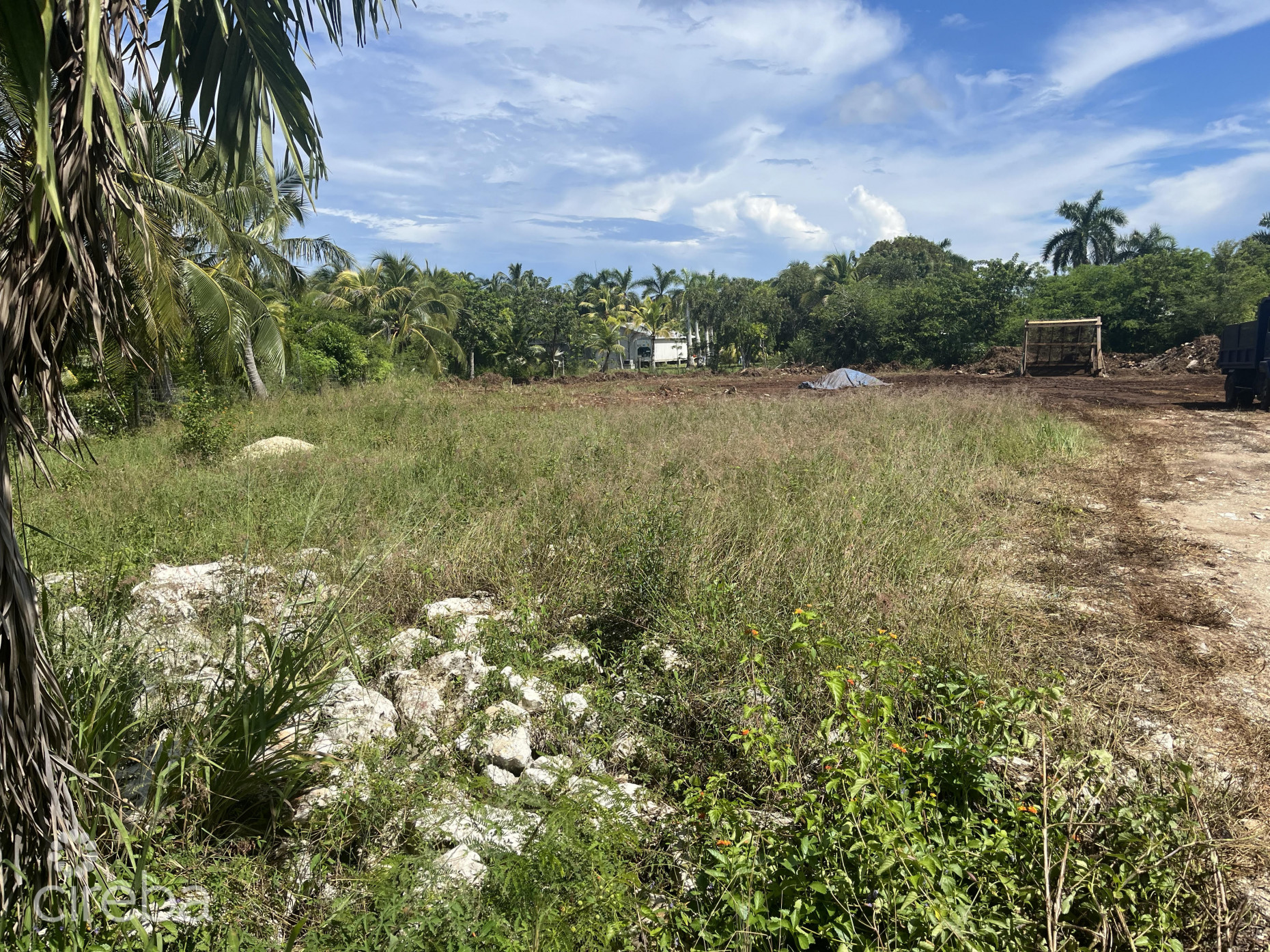 LOOKOUT GARDENS LARGE PARCEL