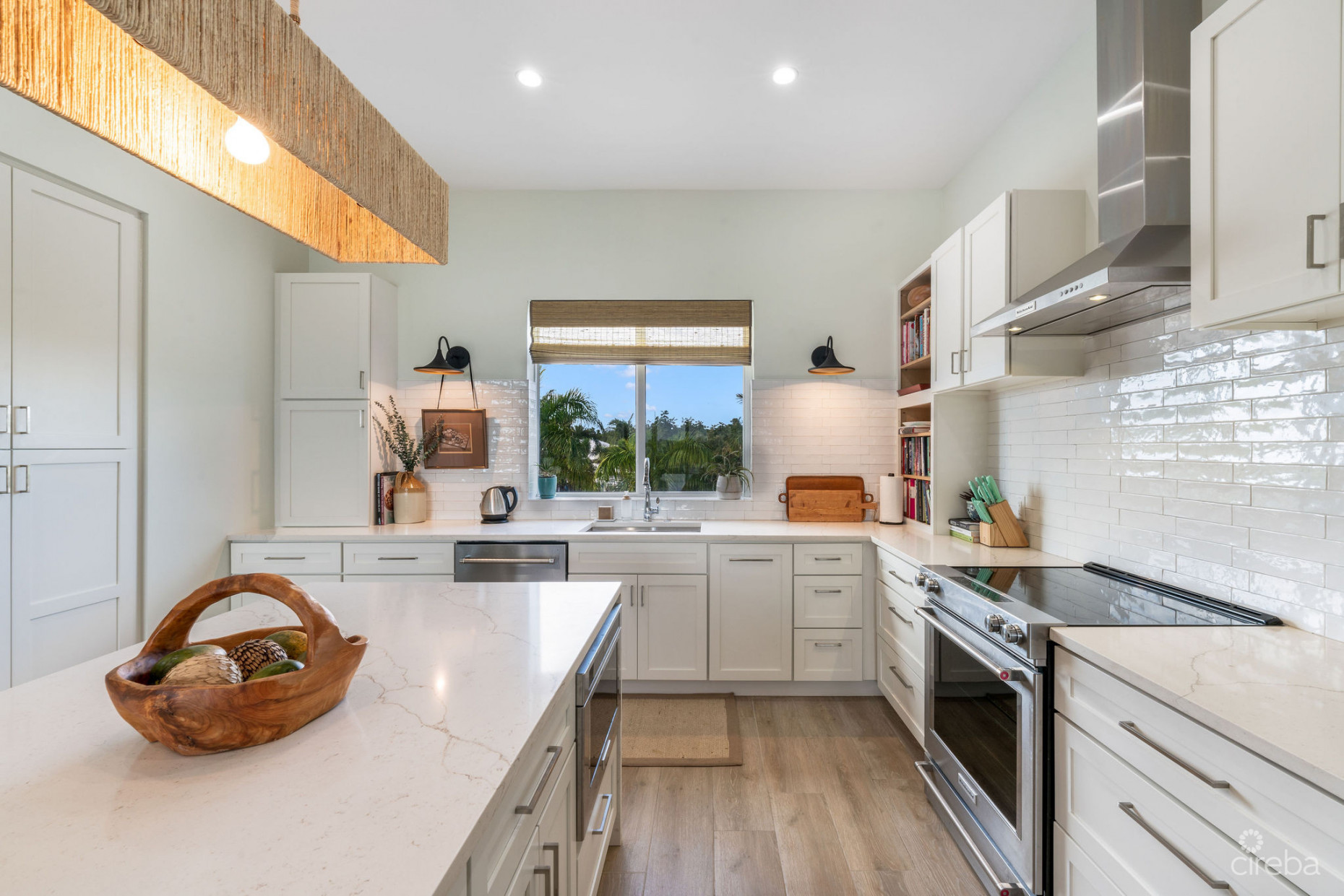 OCEAN CREST 14, OCEANFRONT TOWNHOME WITH STUDIO