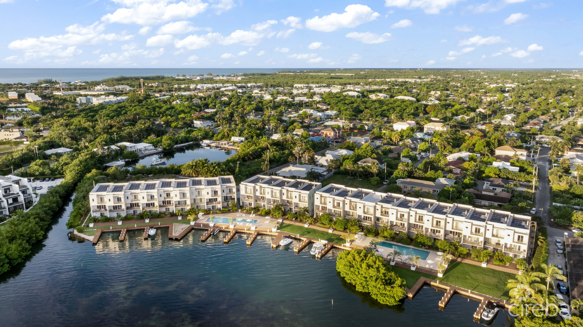 OCEAN CREST 14, OCEANFRONT TOWNHOME WITH STUDIO