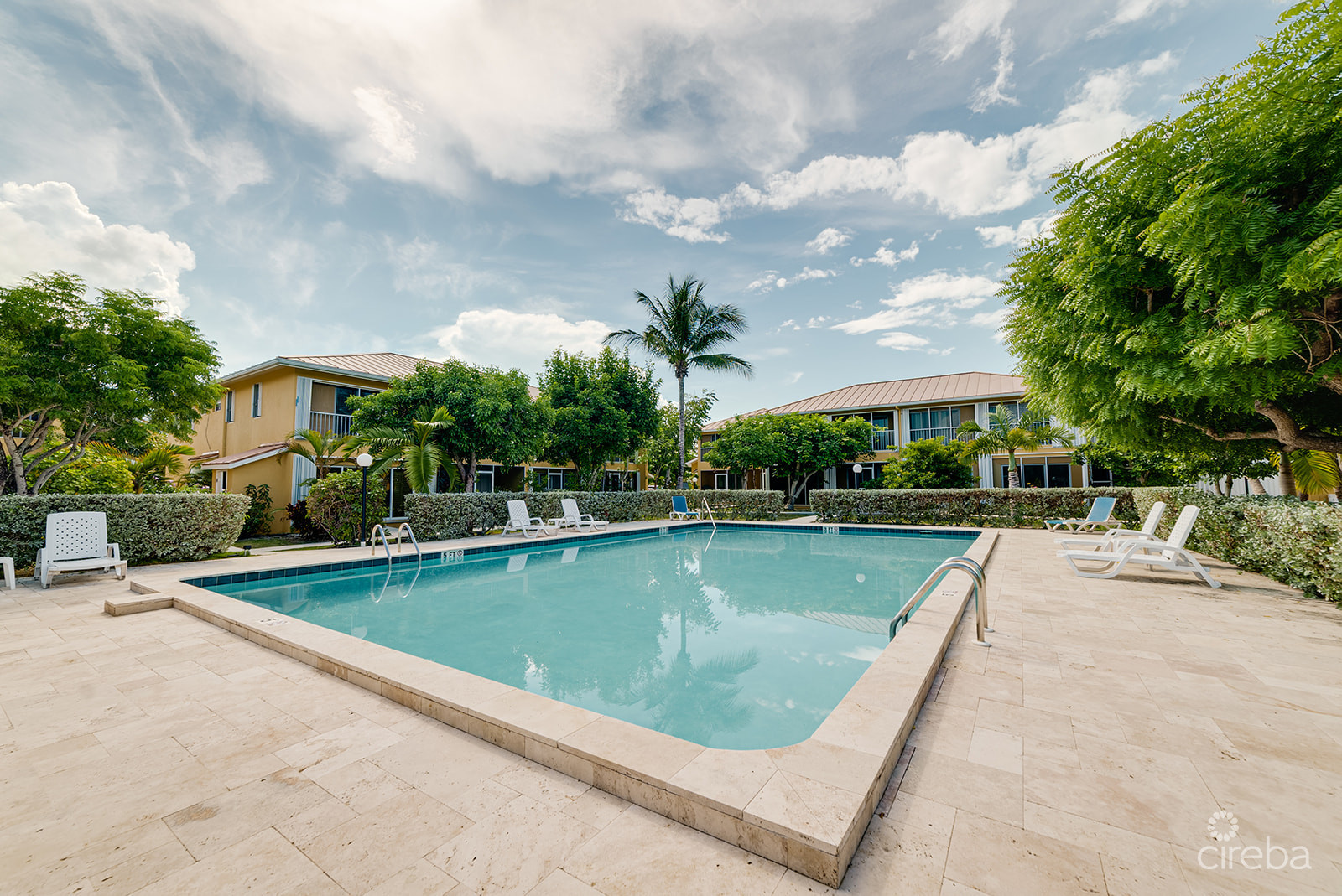 OCEAN CLUB 2BED/2.5BATH CONDO