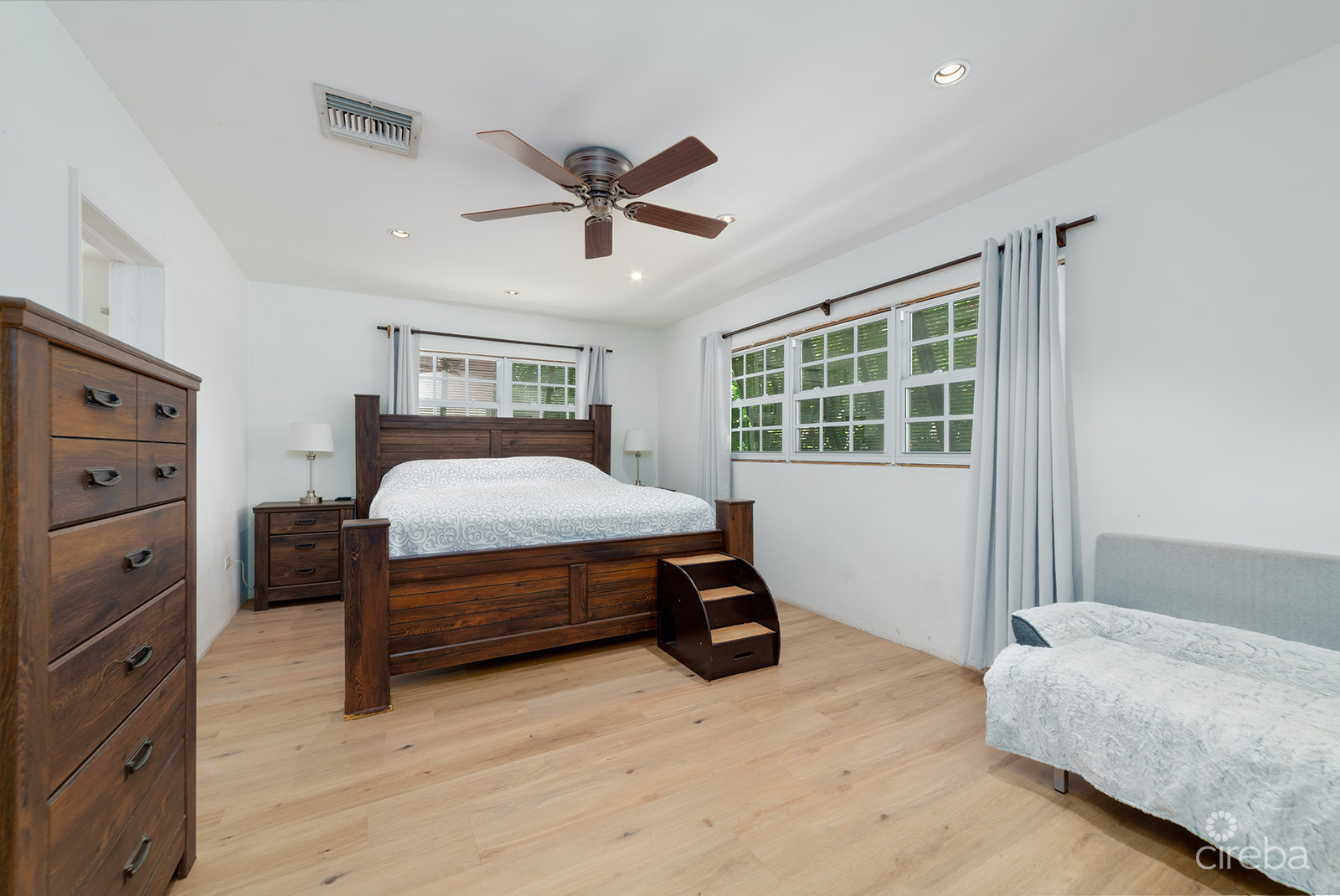 3-BED FAMILY HOME ON 0.3411 ACRES IN WEST BAY - CI $30,000 CASH BACK