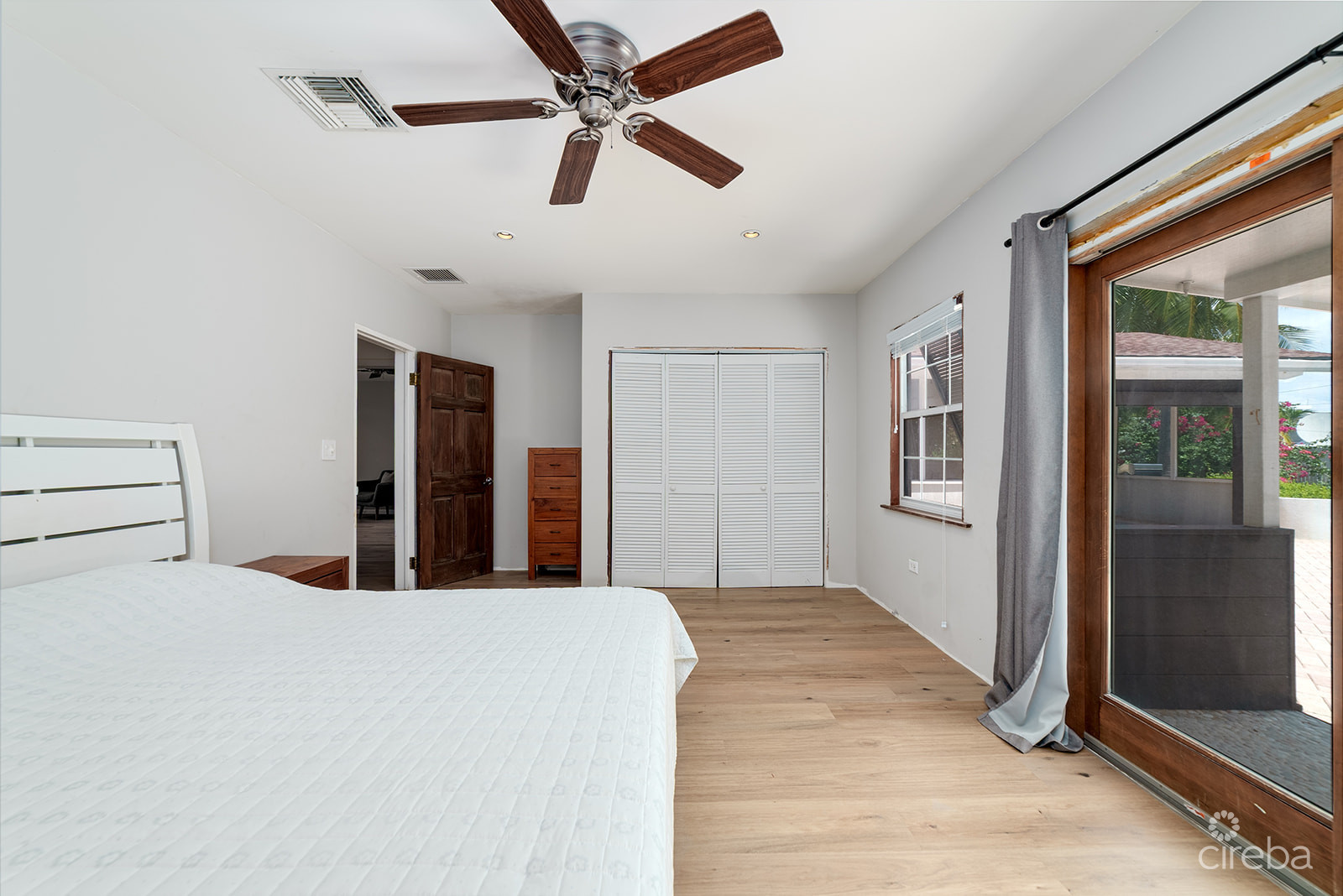 3-BED FAMILY HOME ON 0.3411 ACRES IN WEST BAY - CI $30,000 CASH BACK