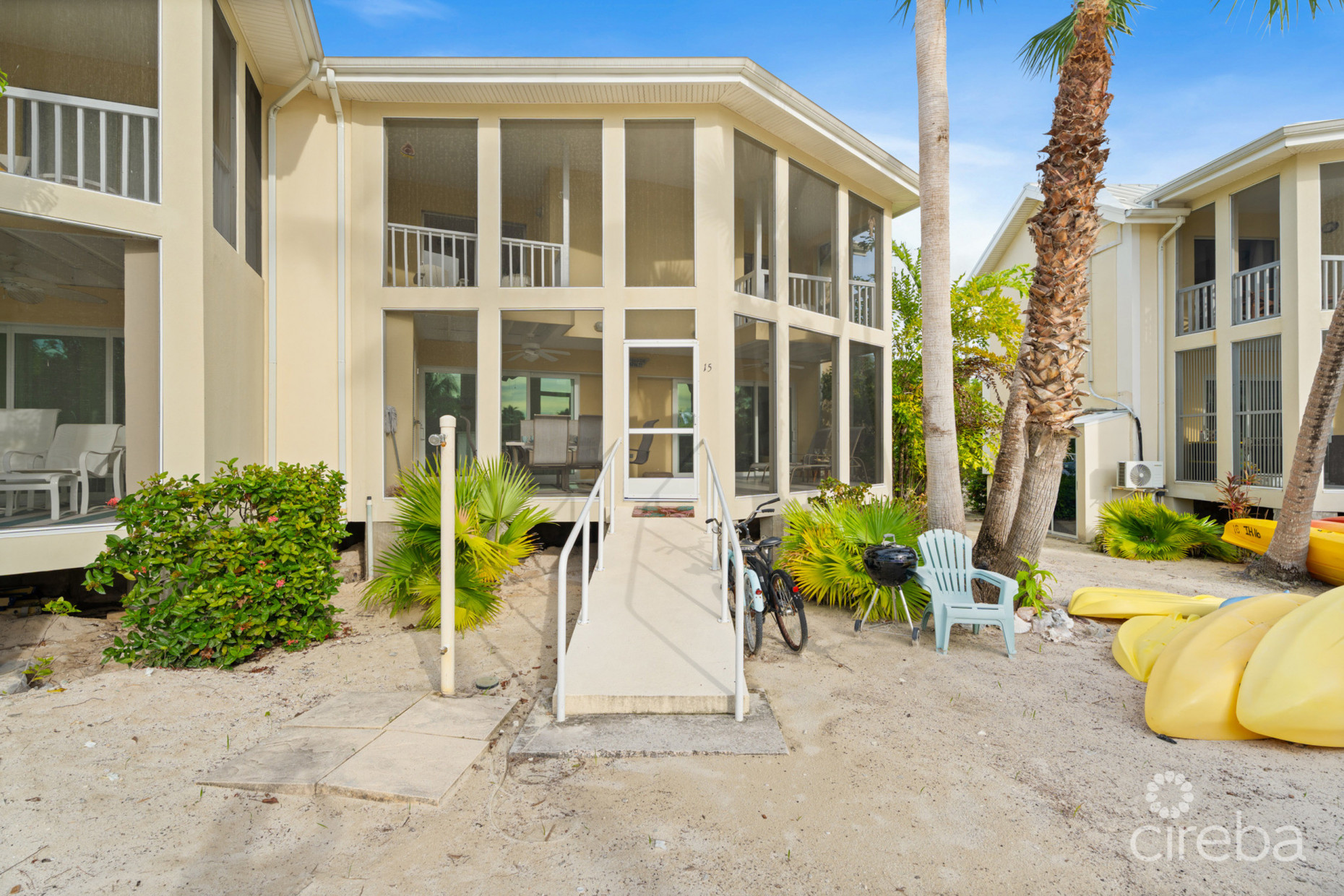 ISLAND HOUSE 15, RUM POINT BEACHFRONT TOWNHOME