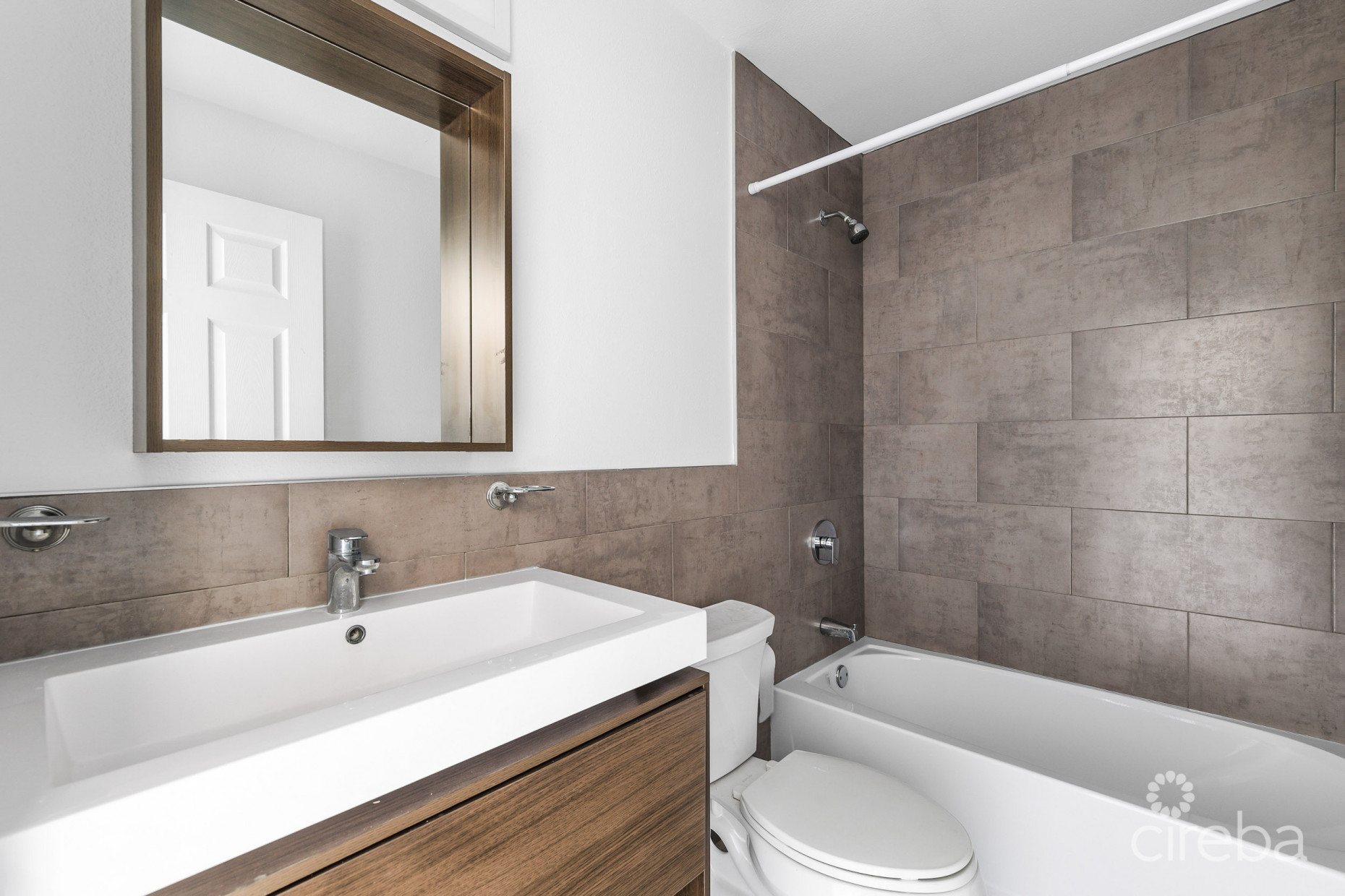 SANDSCAPE RESIDENCES #4