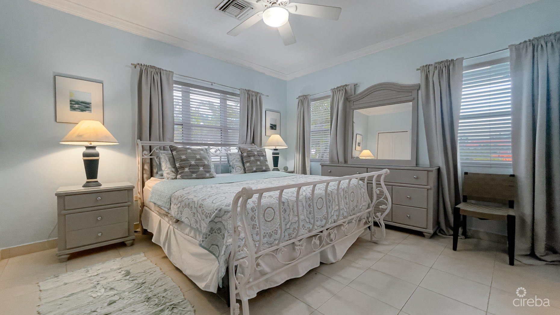 2 BED SOUTH SOUND TOWNHOME  GRAND PALMS