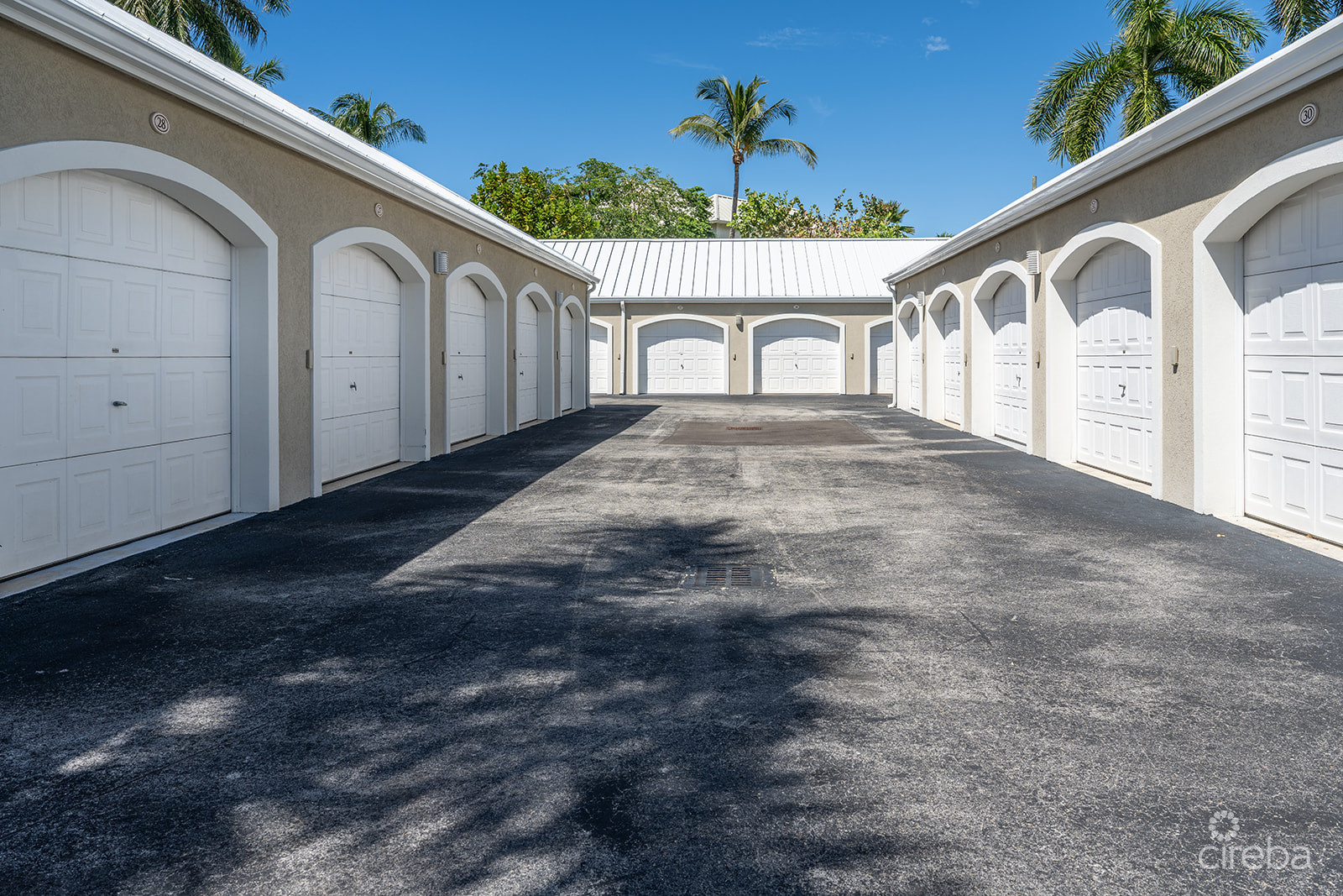 THE PINNACLE VILLA 30 & GARAGE