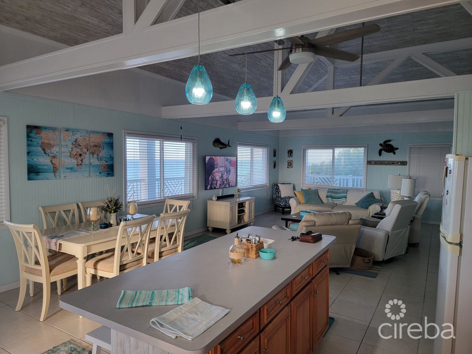 CAYMAN BRAC OCEAN FRONT HOME