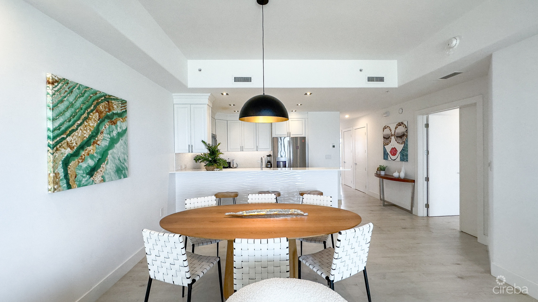 BEACH FRONT CONDO - 3 BED - SOUTH BAY BEACH CLUB