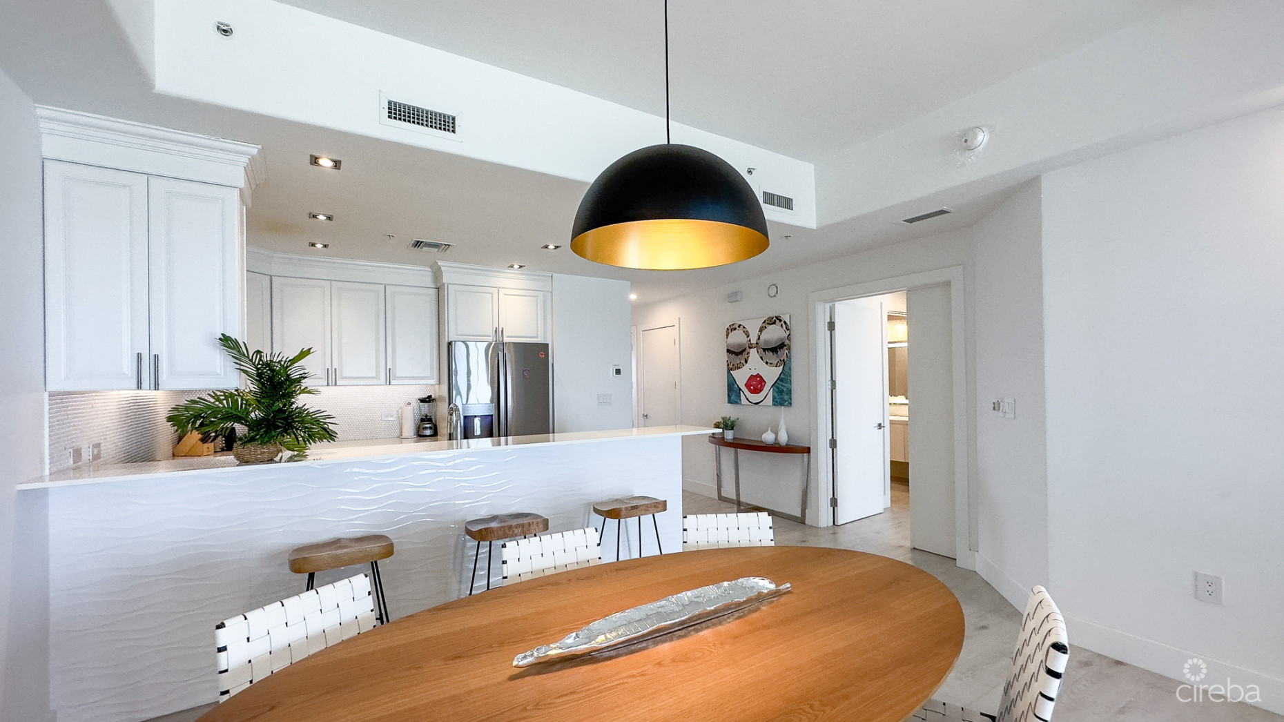 BEACH FRONT CONDO - 3 BED - SOUTH BAY BEACH CLUB