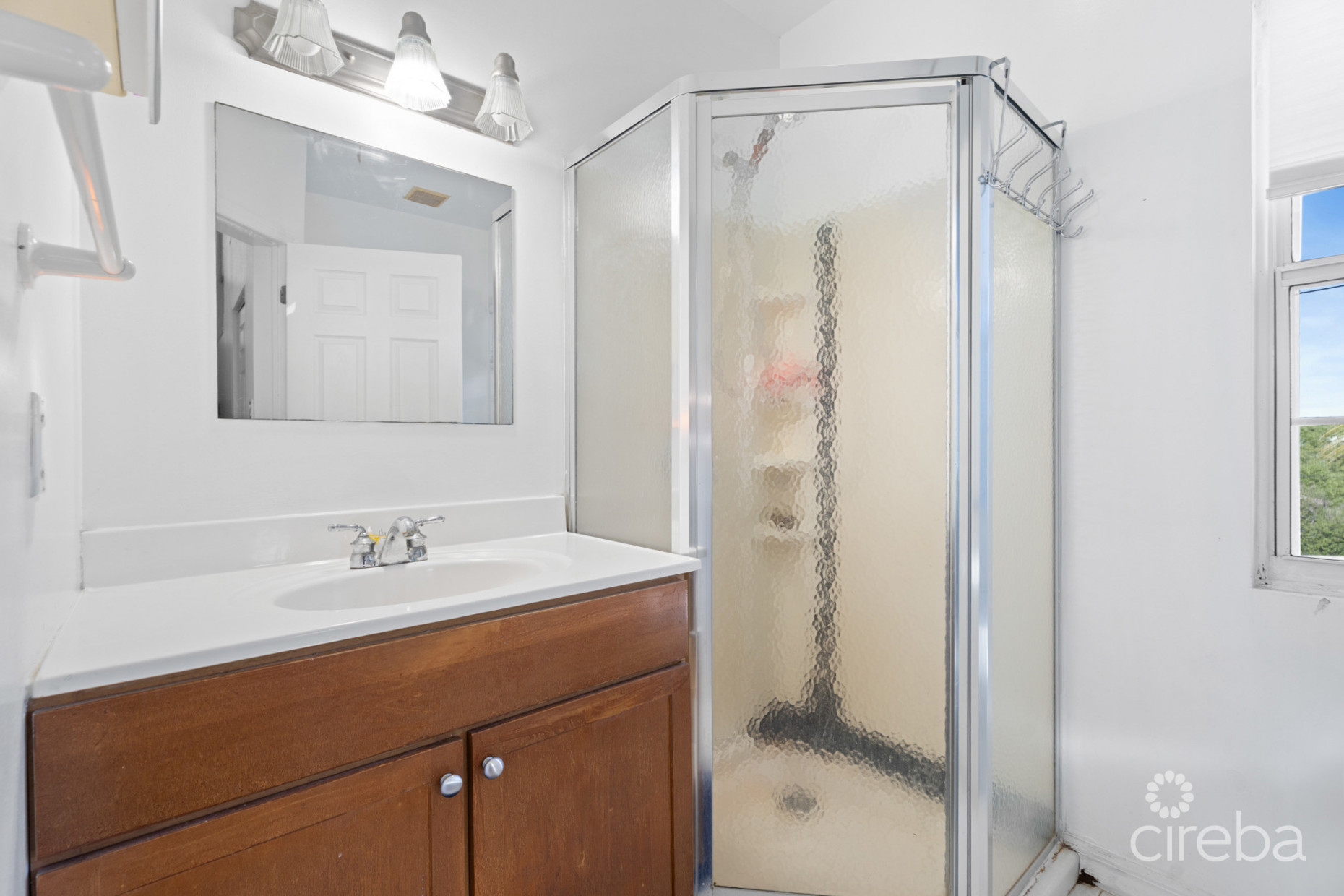 EAST END PARADISE VILLAS.  3 BED, 3 BATH + DEN WITH PRIVATE BEACH