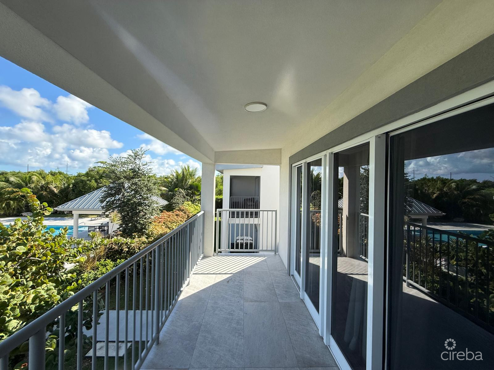 2 BED TOWNHOUSE DOWNTOWN REACH